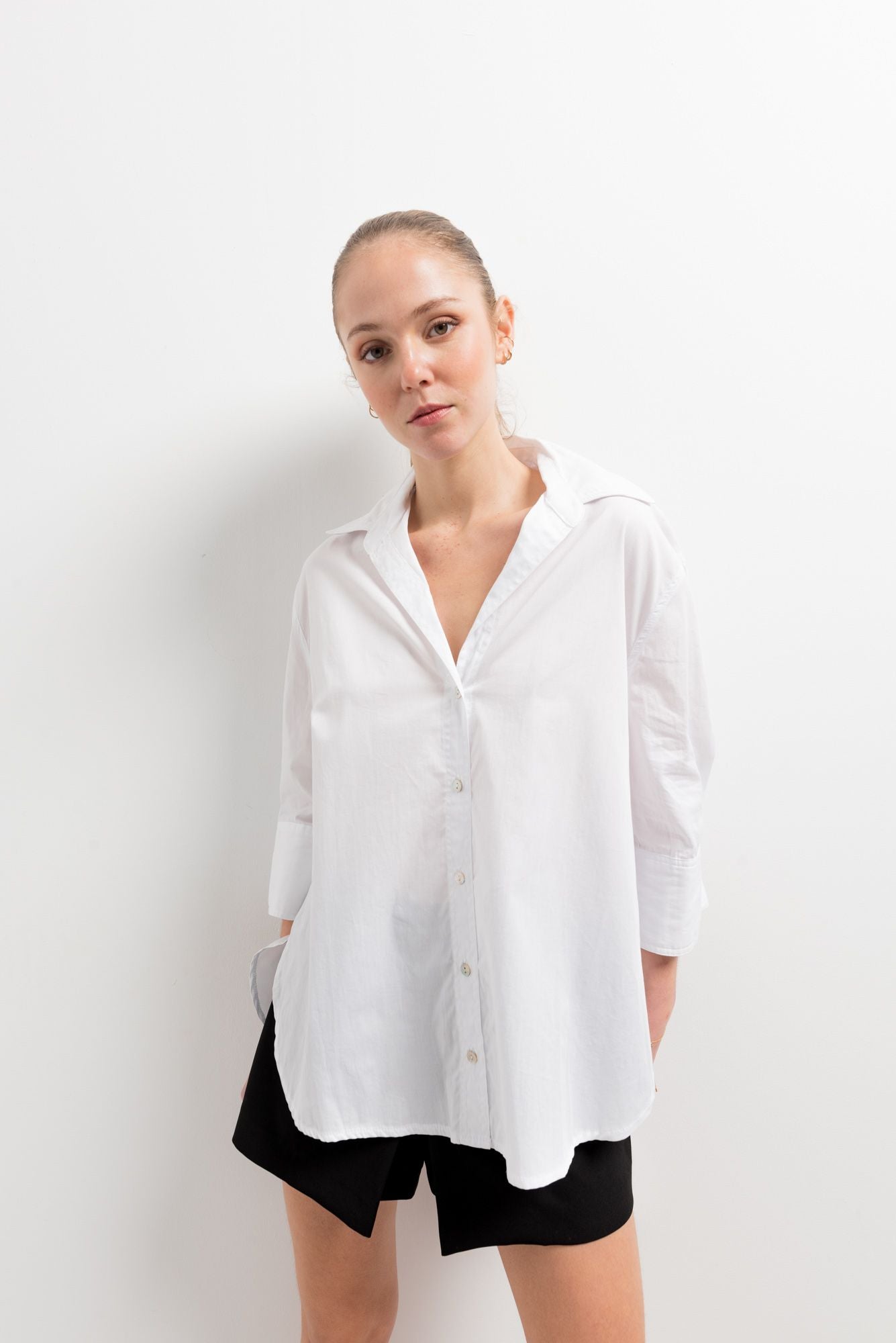 Camisa blanca de popelín 100% algodón corte clásico