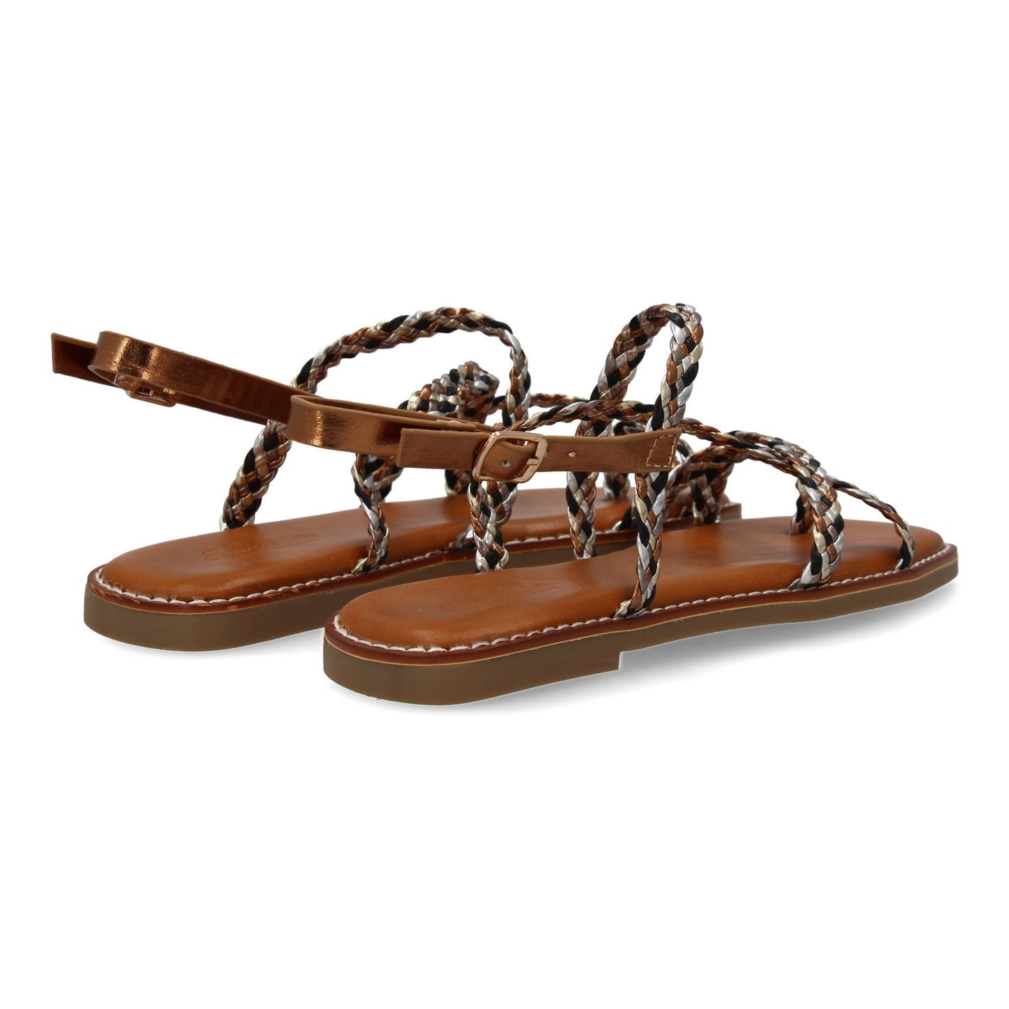 Sandalias planas color champán de mujer, diseño trenzado, cierre de hebilla ajustable, cómodas y elegantes.