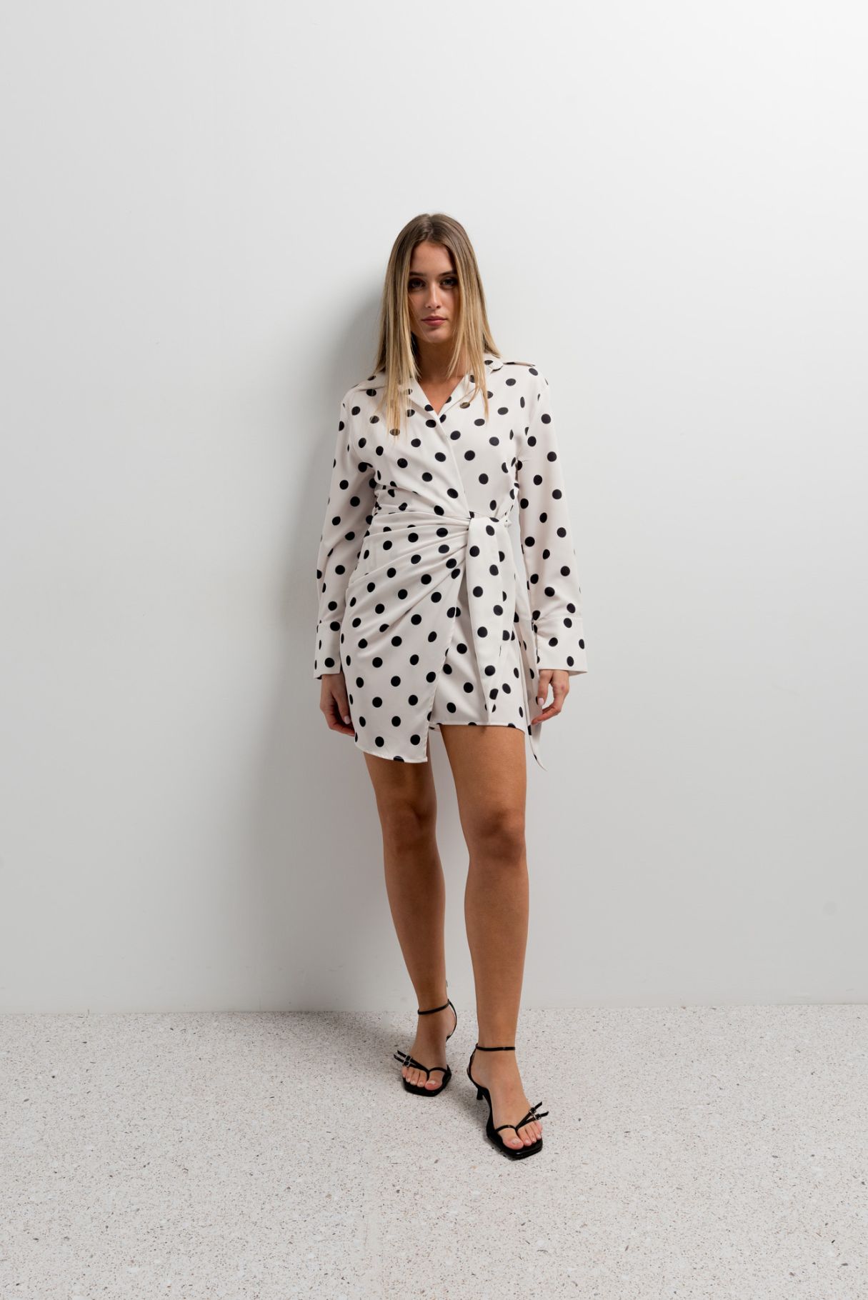 Vestido midi estampado, vestido de lunares crudo y negro