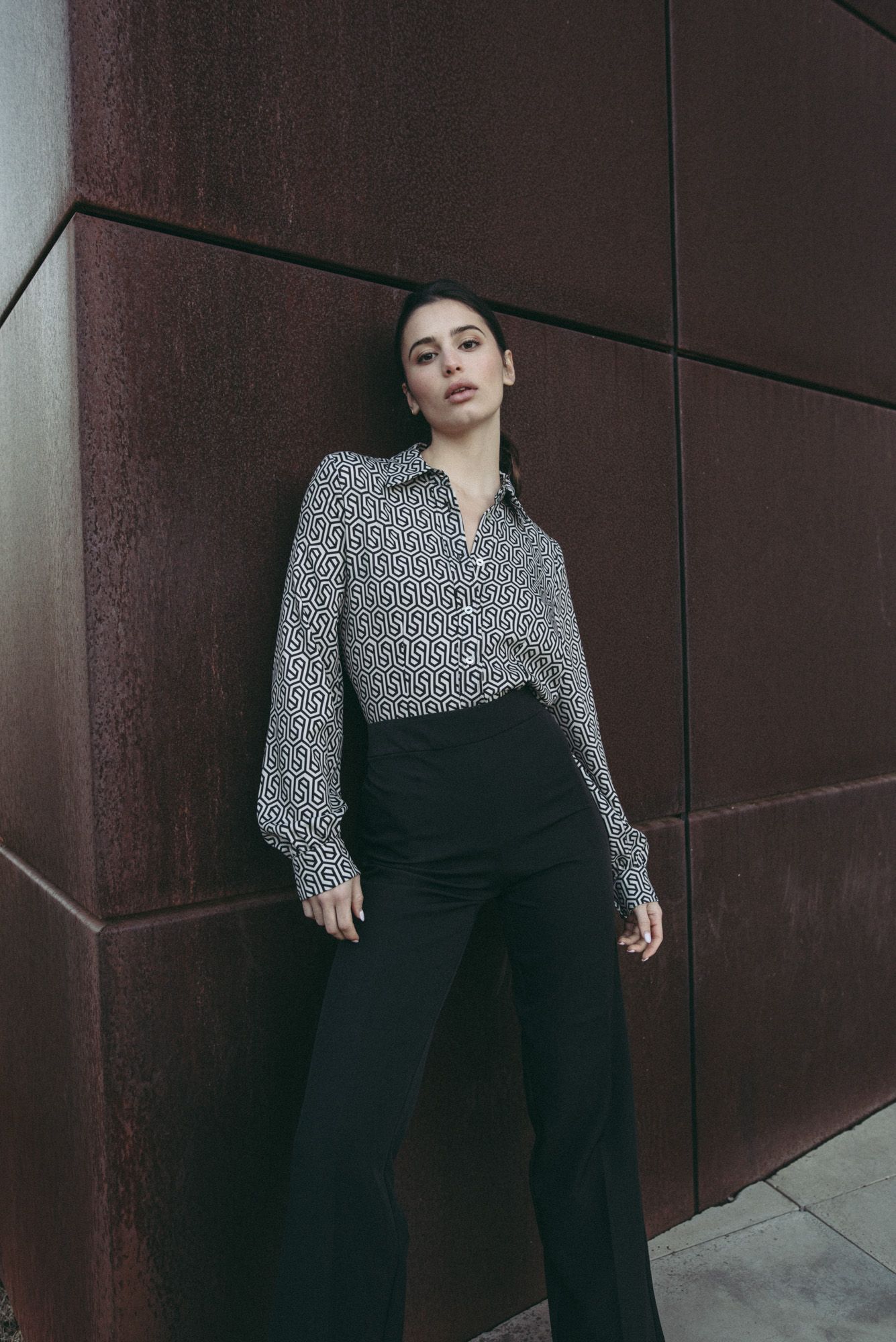 Blusa beige con estampado retro diseño español