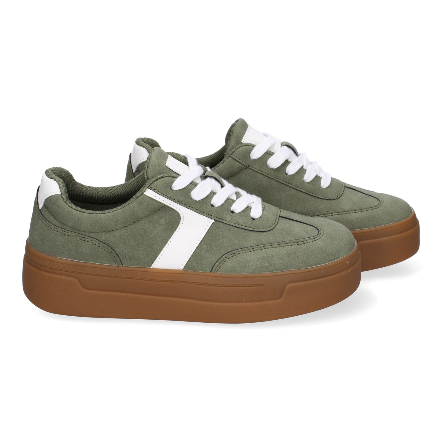 Zapatillas deportivas planas de mujer en color verde con detalles sofisticados.