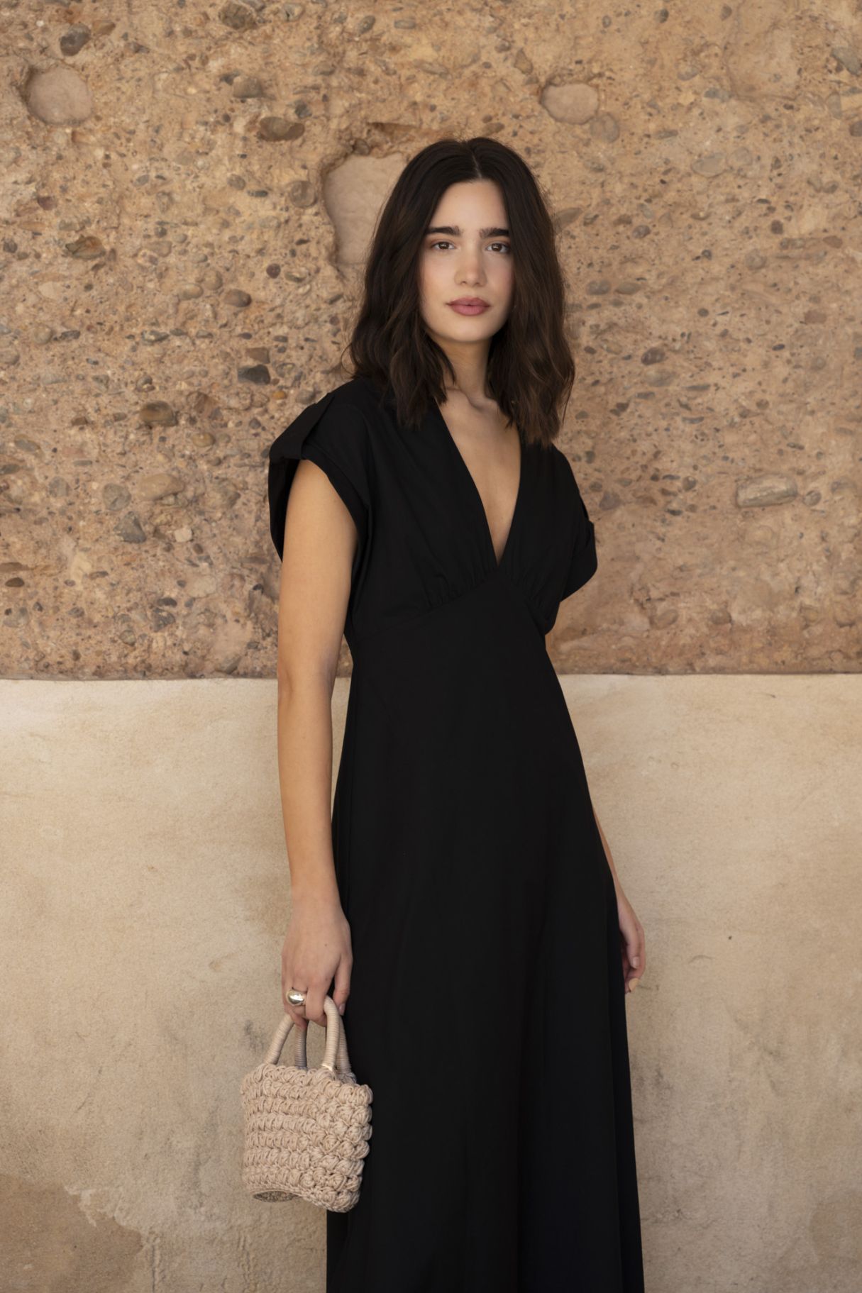 Vestido midi popelin, vestido midi negro para el día a día de Emarola & Co