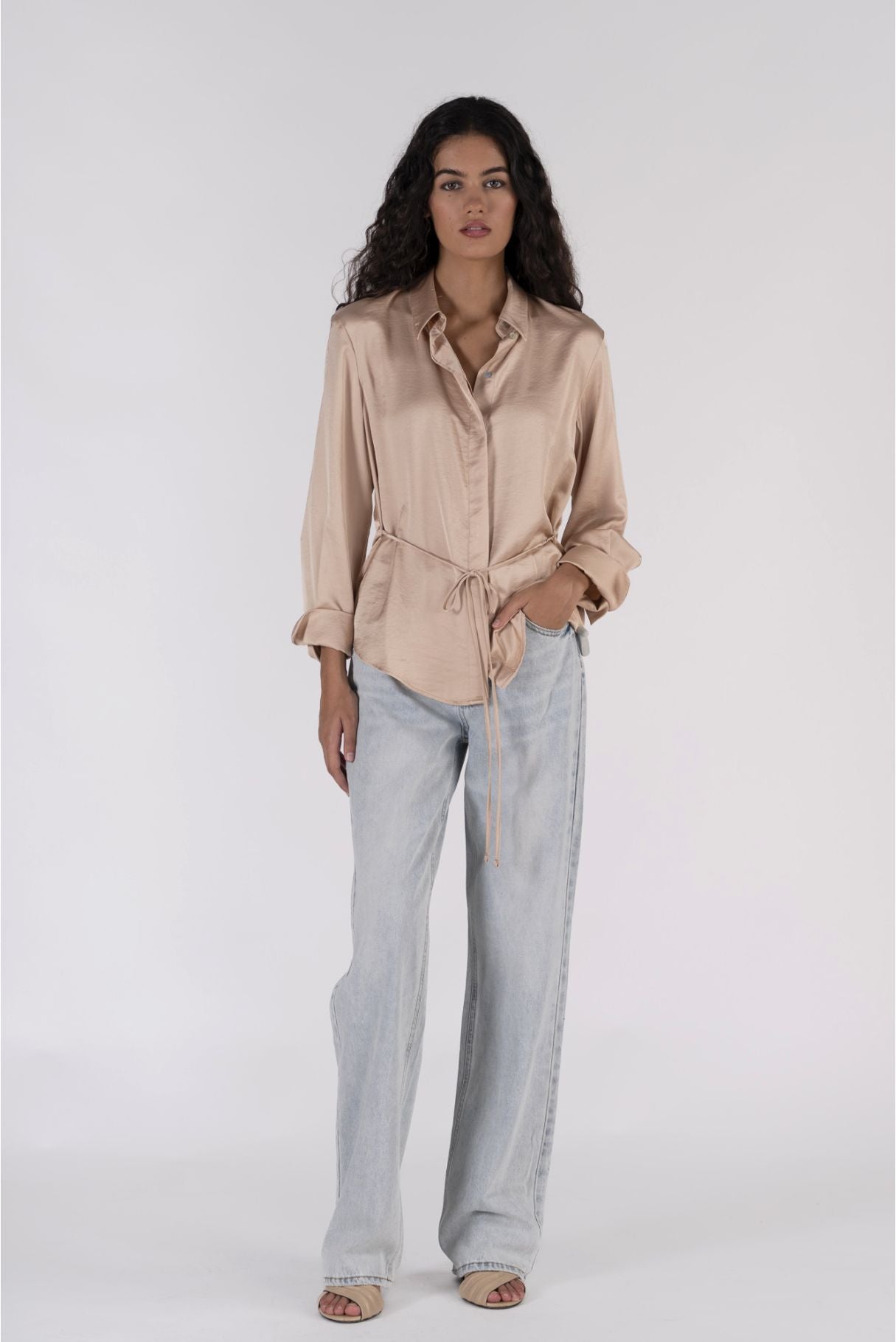 Camisa Satinada de color Beige