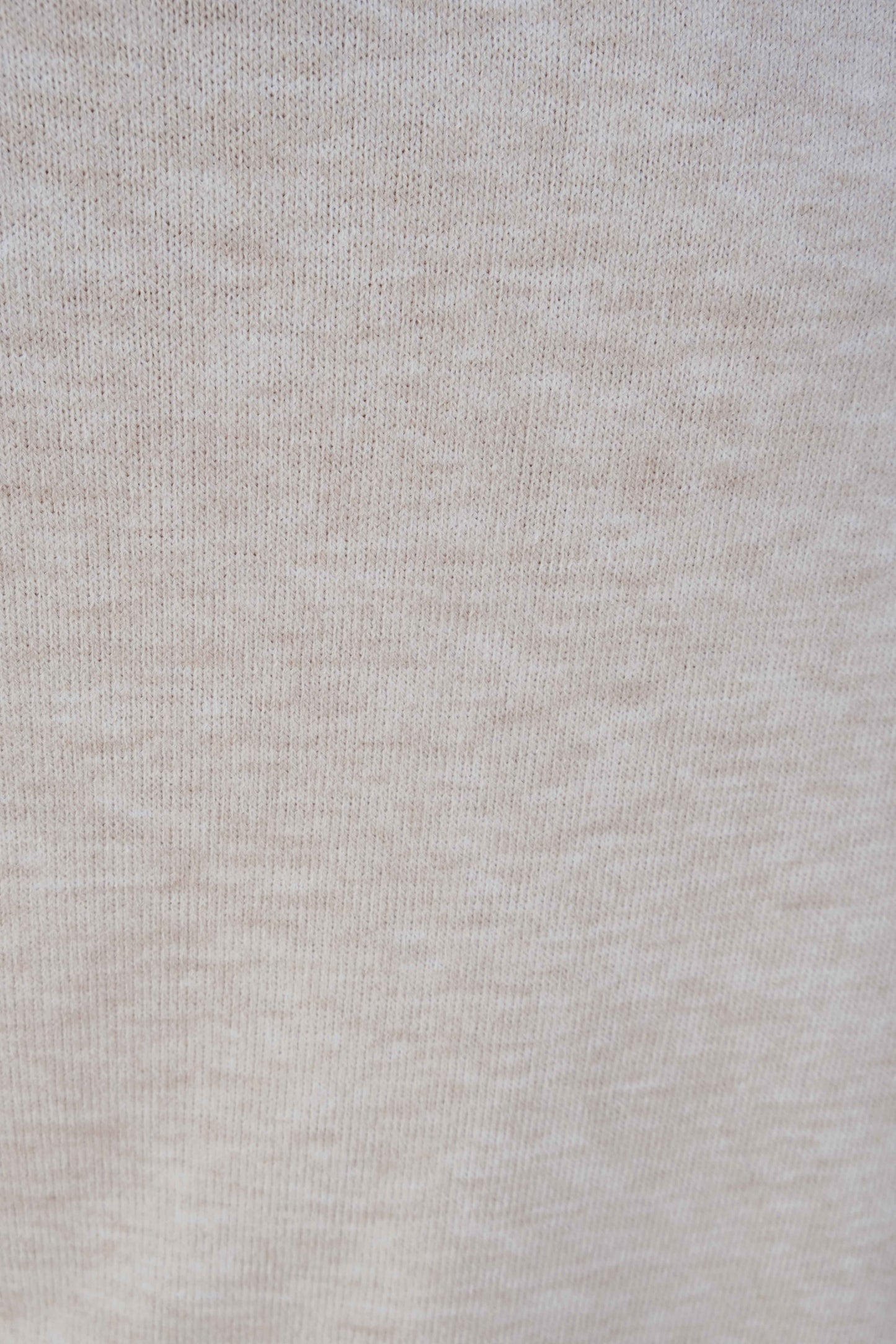 Pantalón ancho de punto beige para mujer estilo relajado diseño español