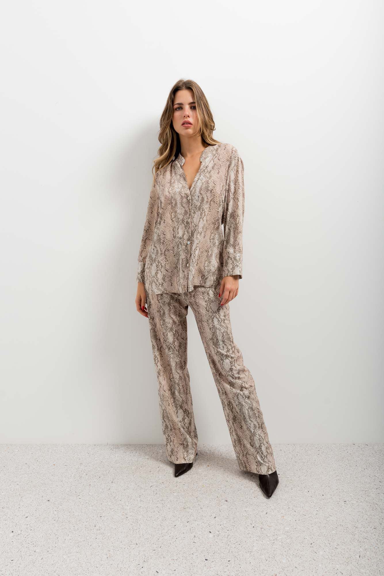 Pantalón con estampado animal print beige para mujer