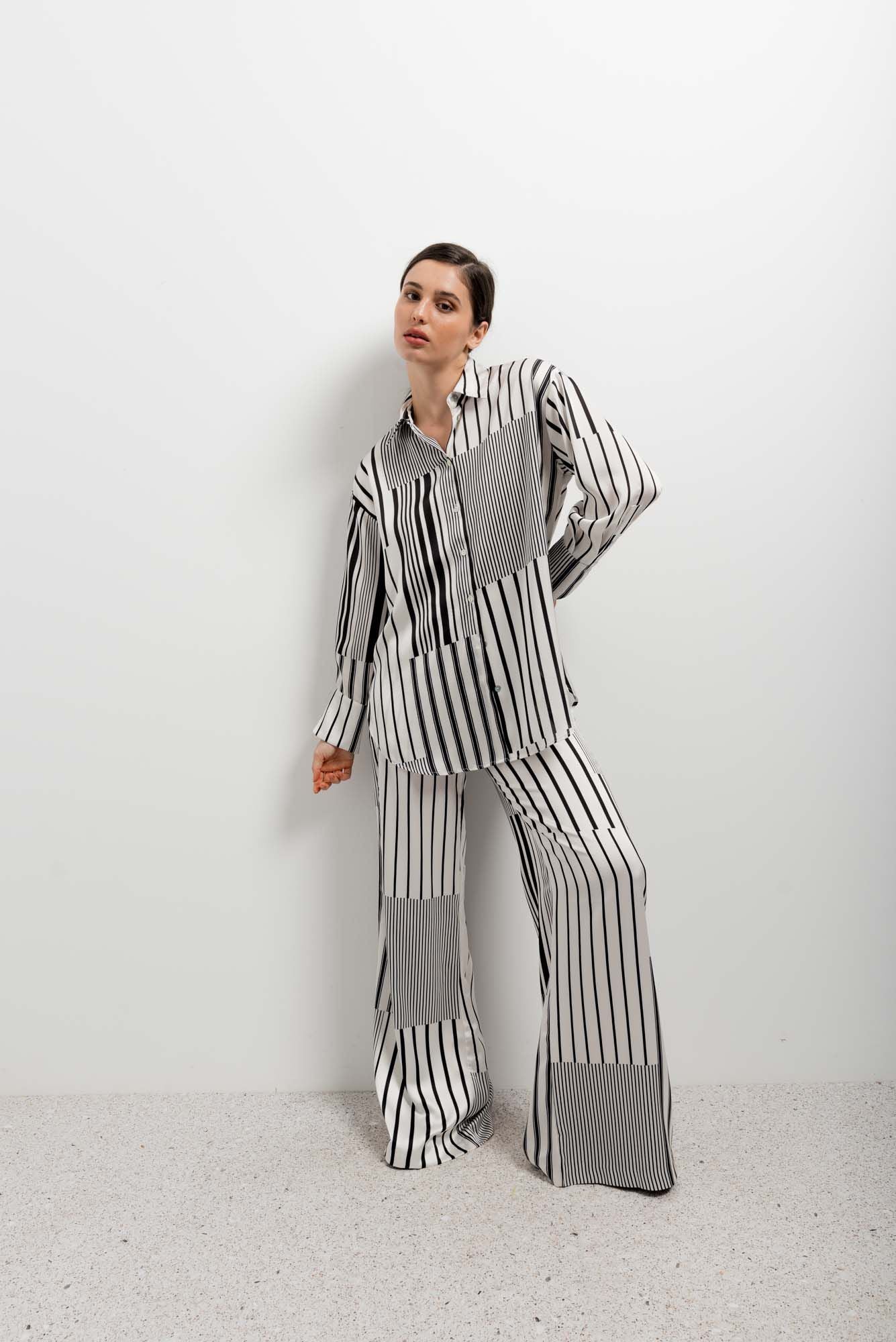 Pantalón estampado para mujer en color crudo y neutro