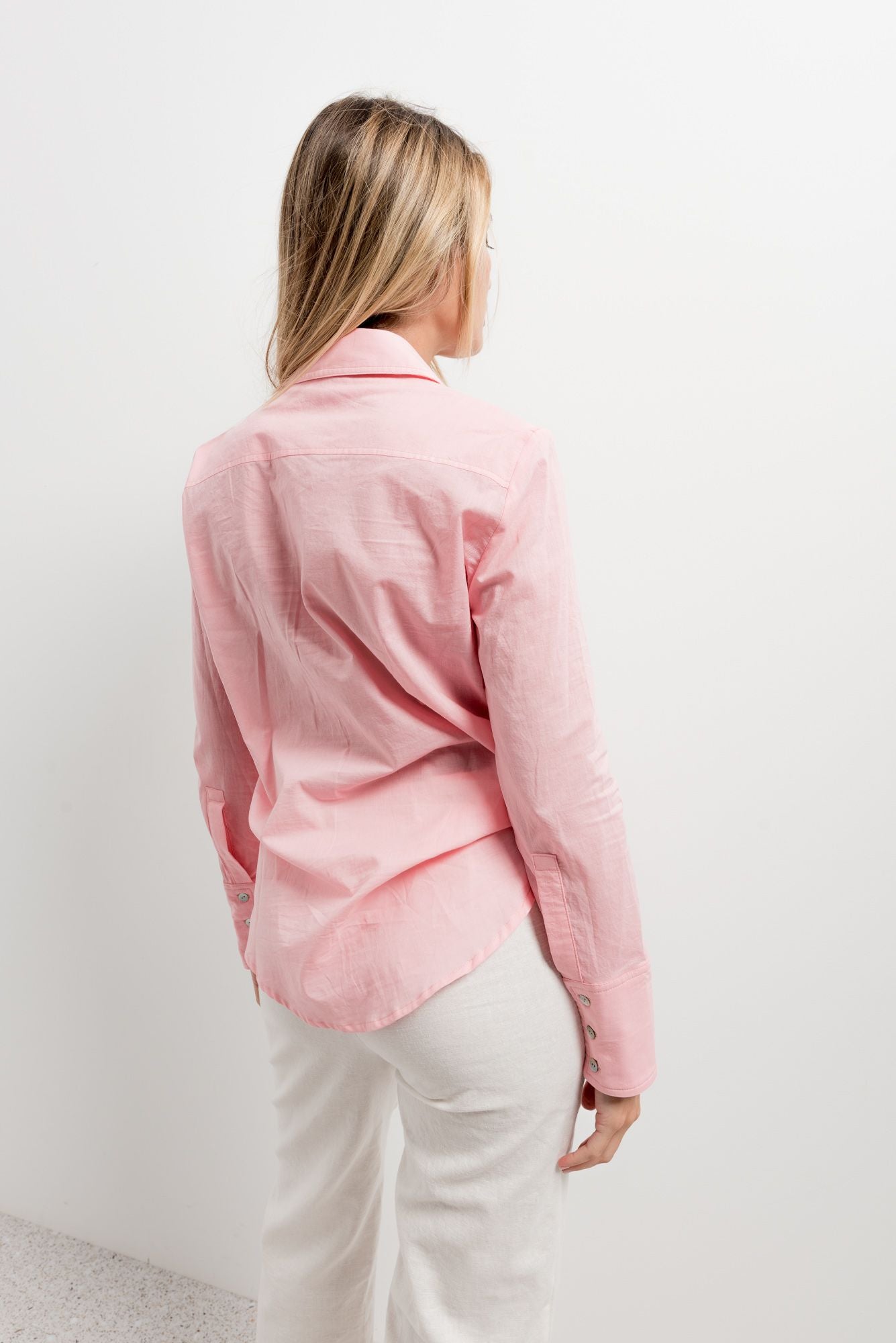 Camisa fluida rosa suave tejido ligero mujer