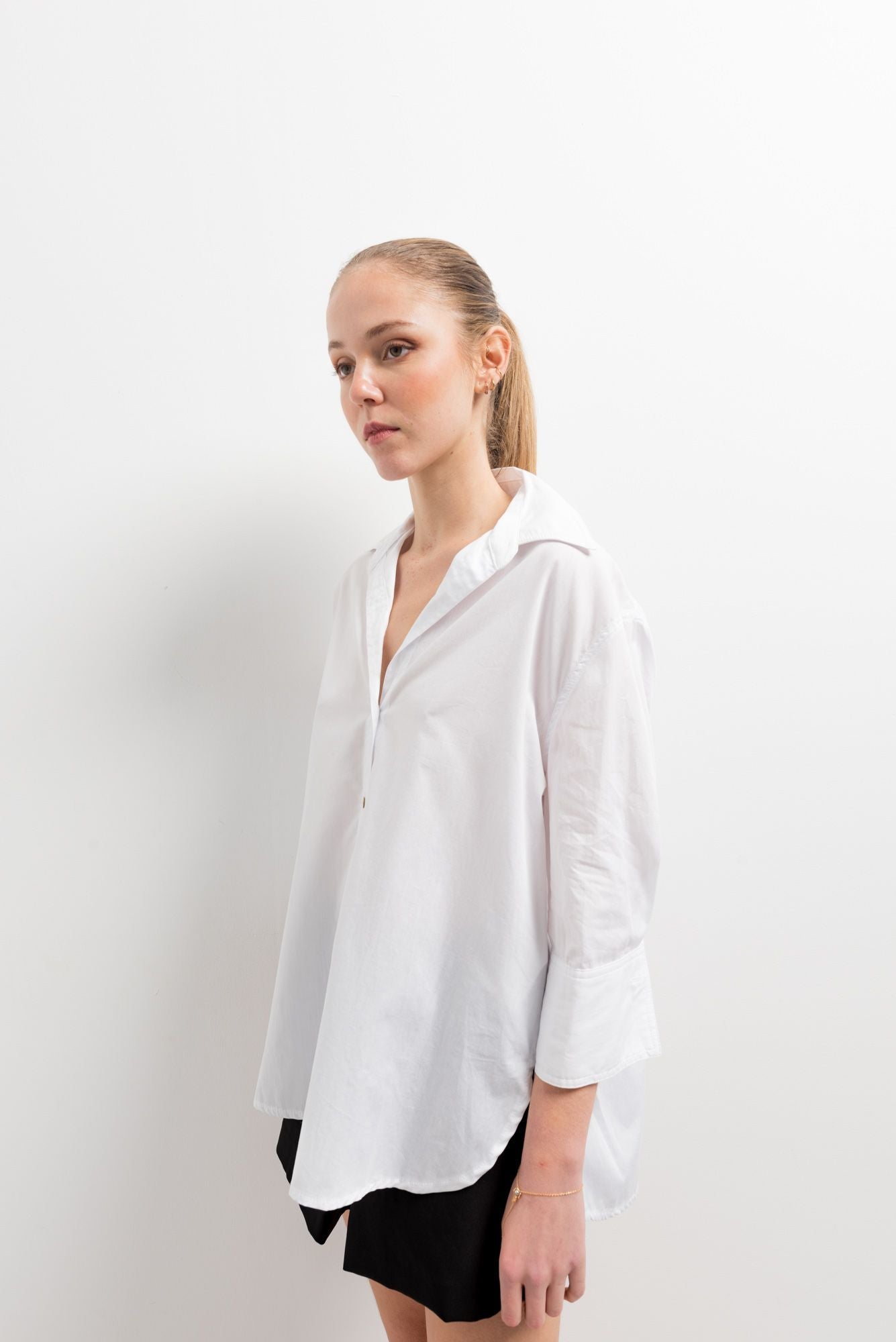 Camisa blanca de popelín 100% algodón corte clásico