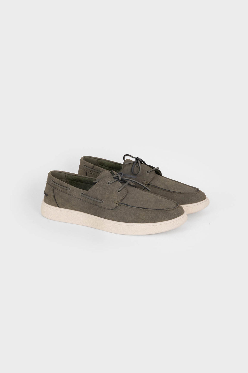 Zapatos náuticos verdes de hombre con suela a contraste