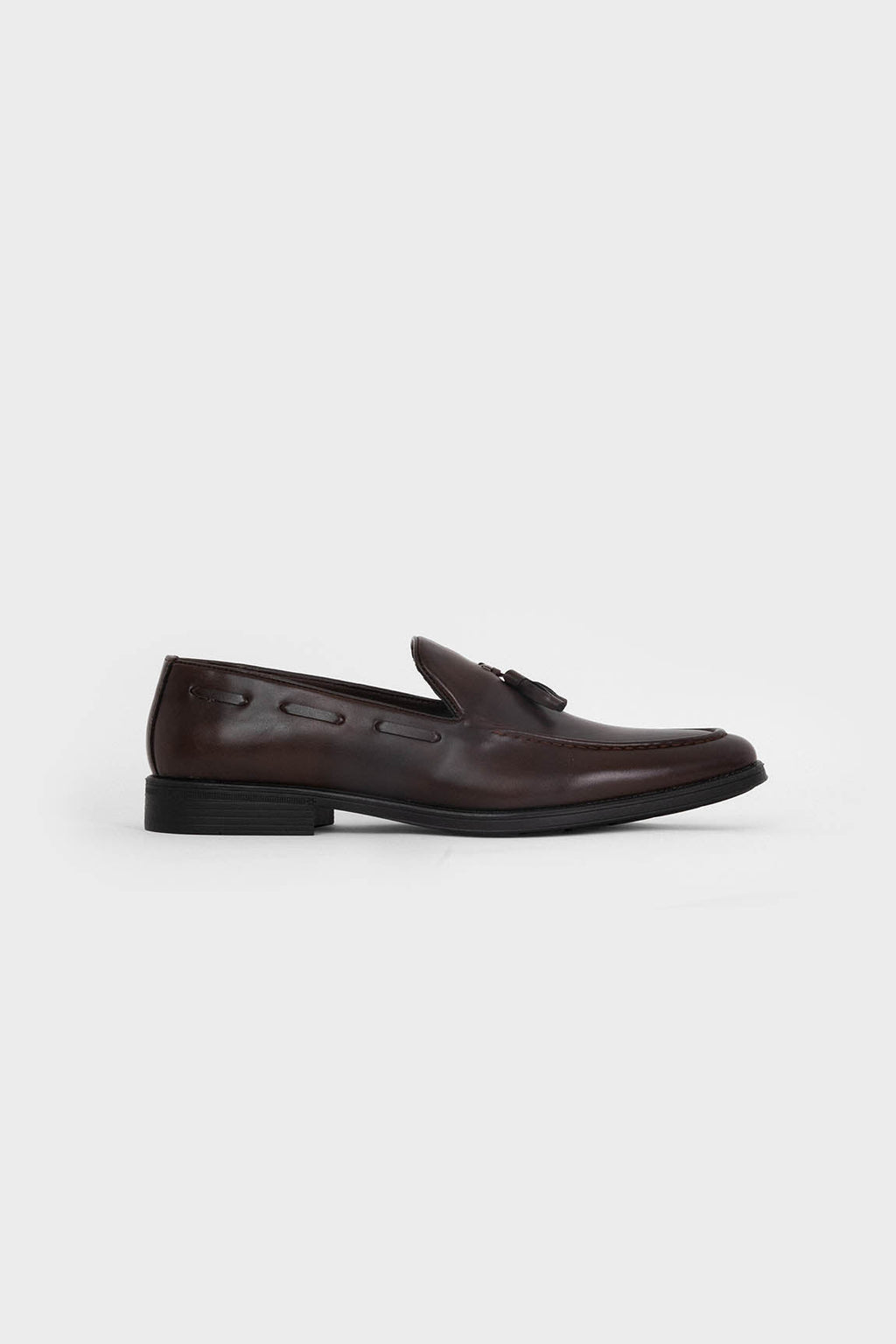 Mocasines marrones de hombre con borla y punta redonda