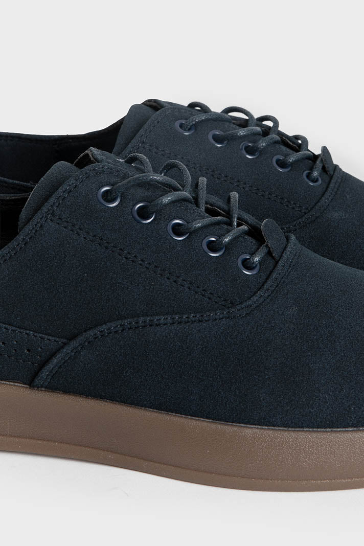 Zapatos Derby azul marino de hombre con acabado serraje