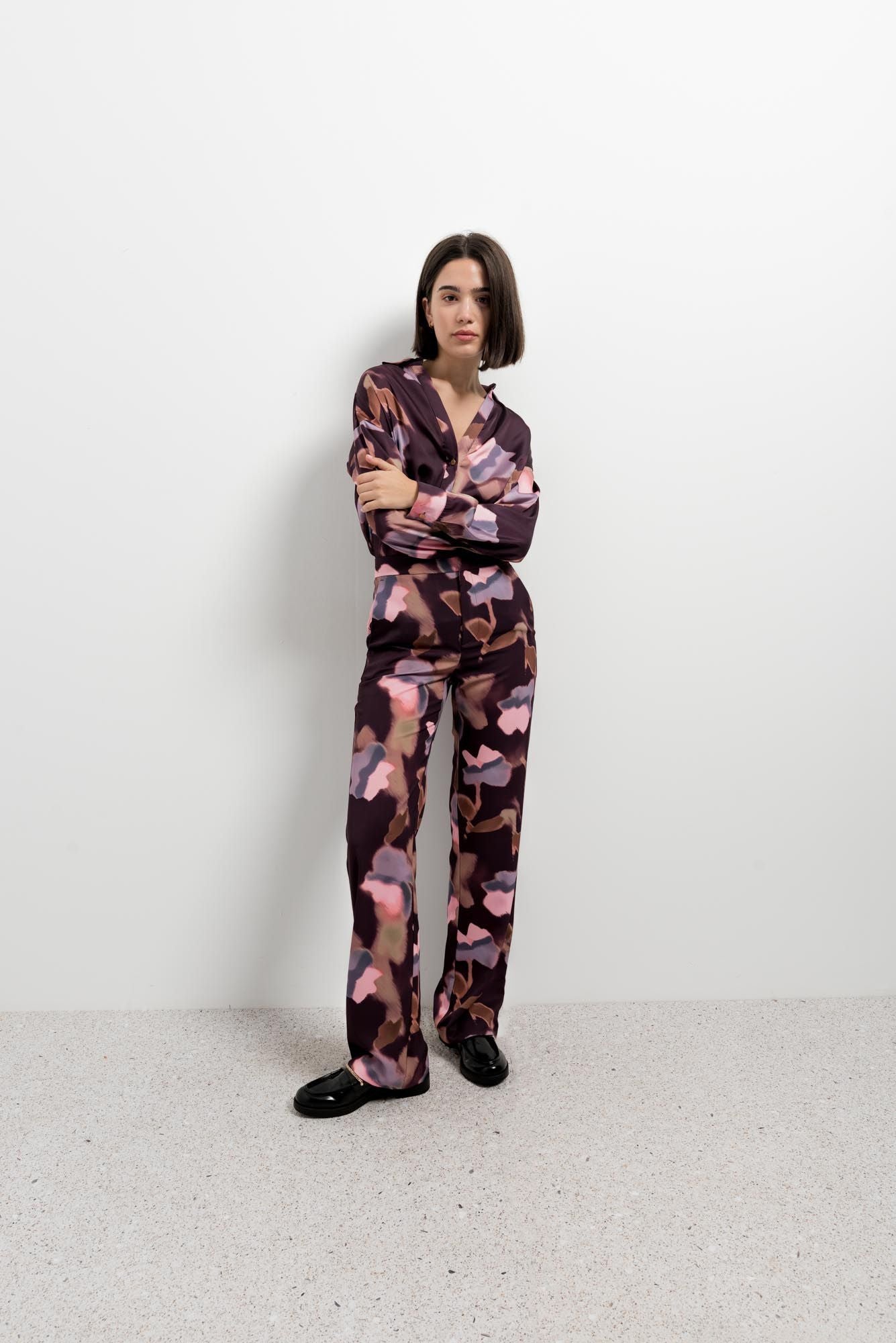 Pantalón recto/ancho de talle alto estampado