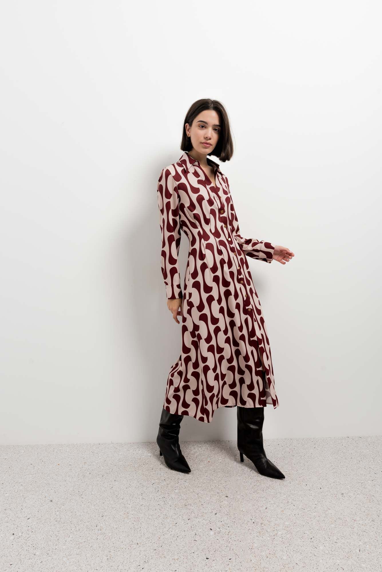 Vestido camisero estampado burdeos diseño España
