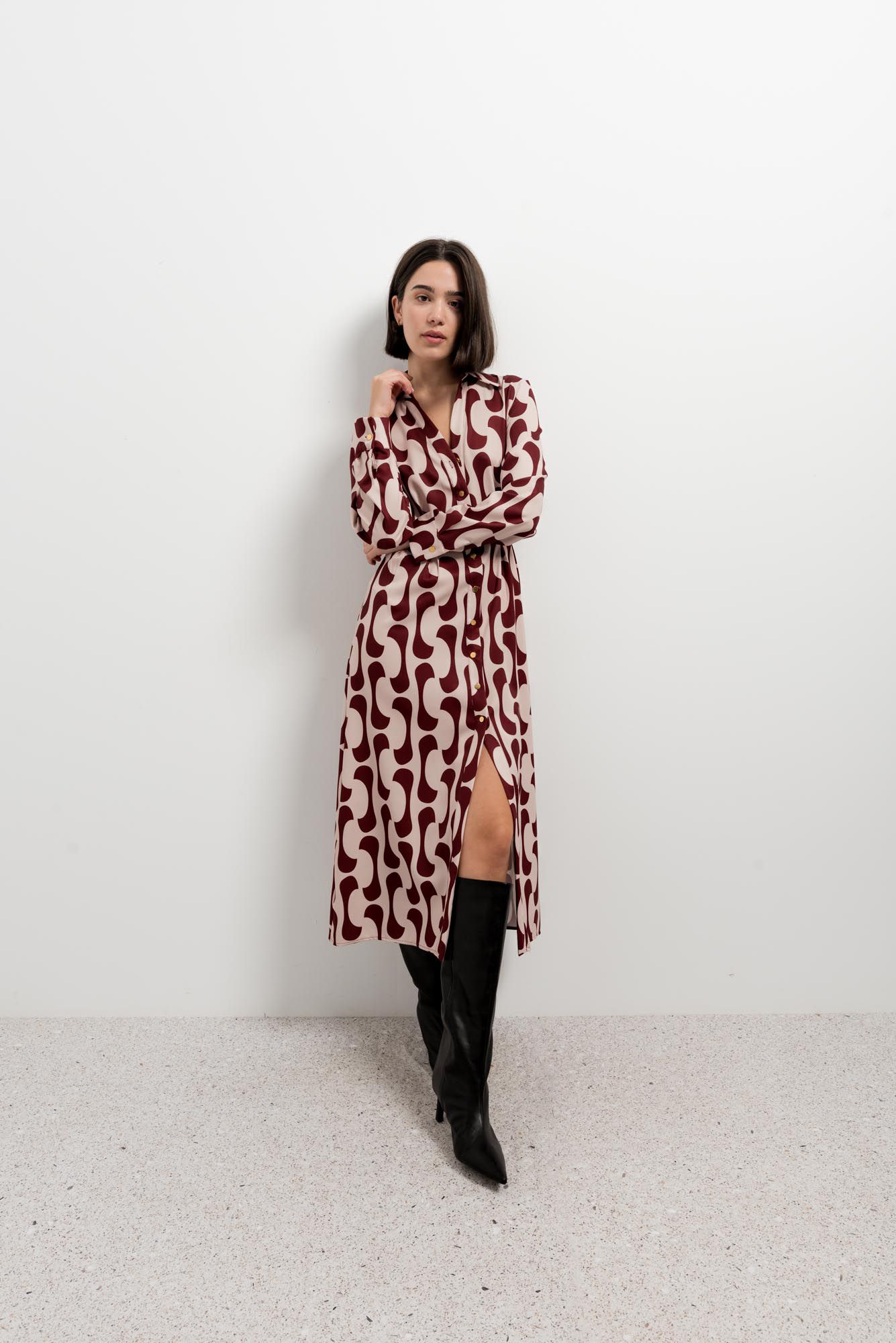 Vestido camisero estampado burdeos diseño España