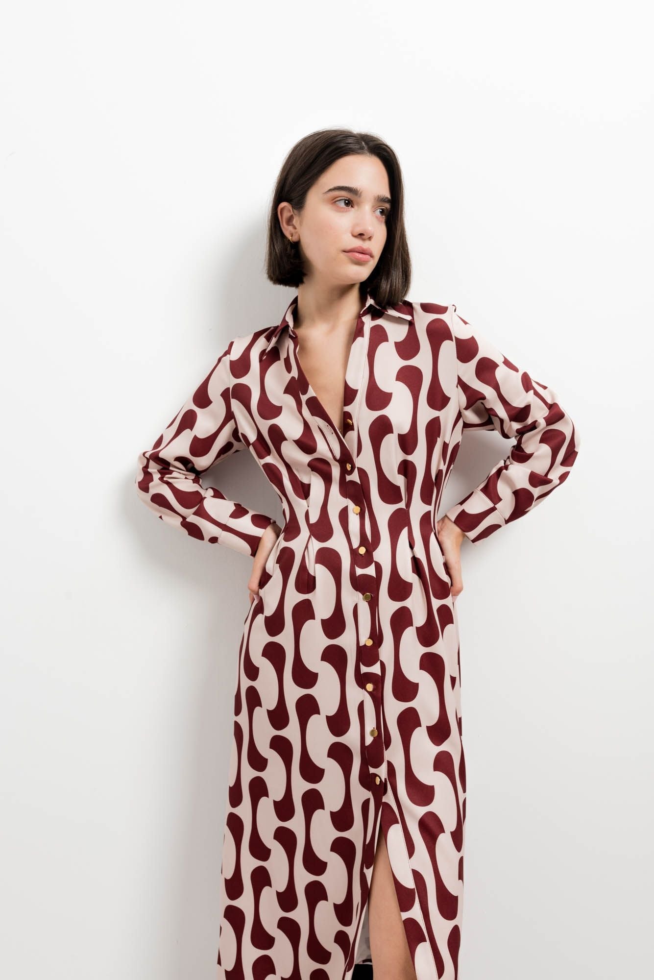 Vestido camisero estampado burdeos diseño España