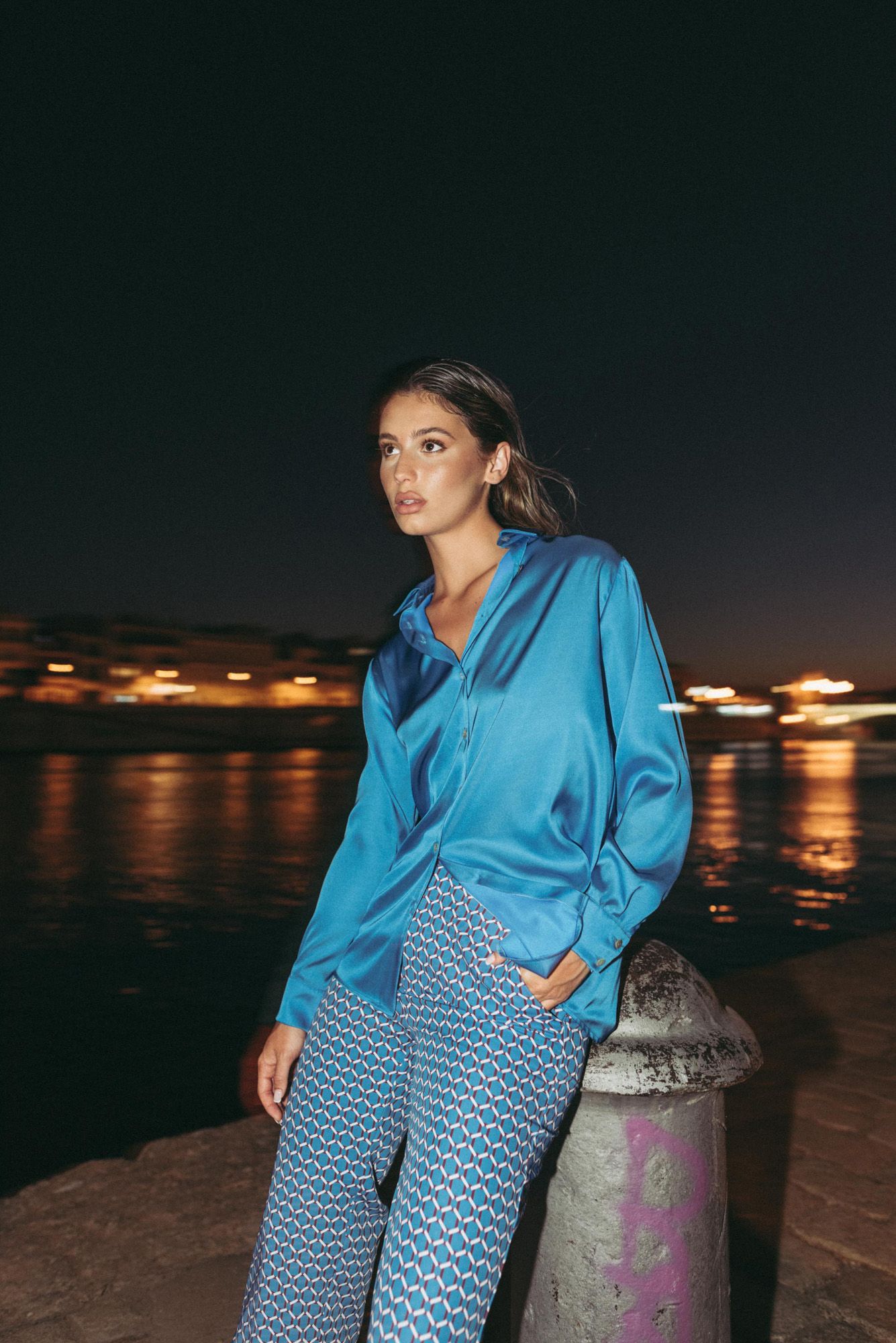 Pantalón estampado geométrico azul mujer recto elástico