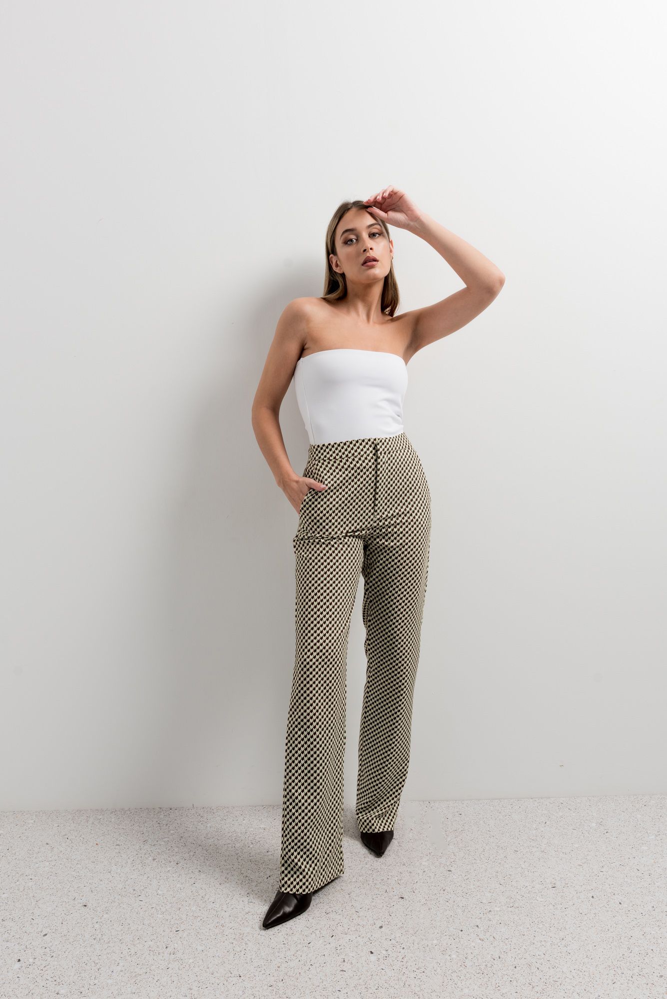 Pantalón estampado geométrico marrón mujer cómodo elástico