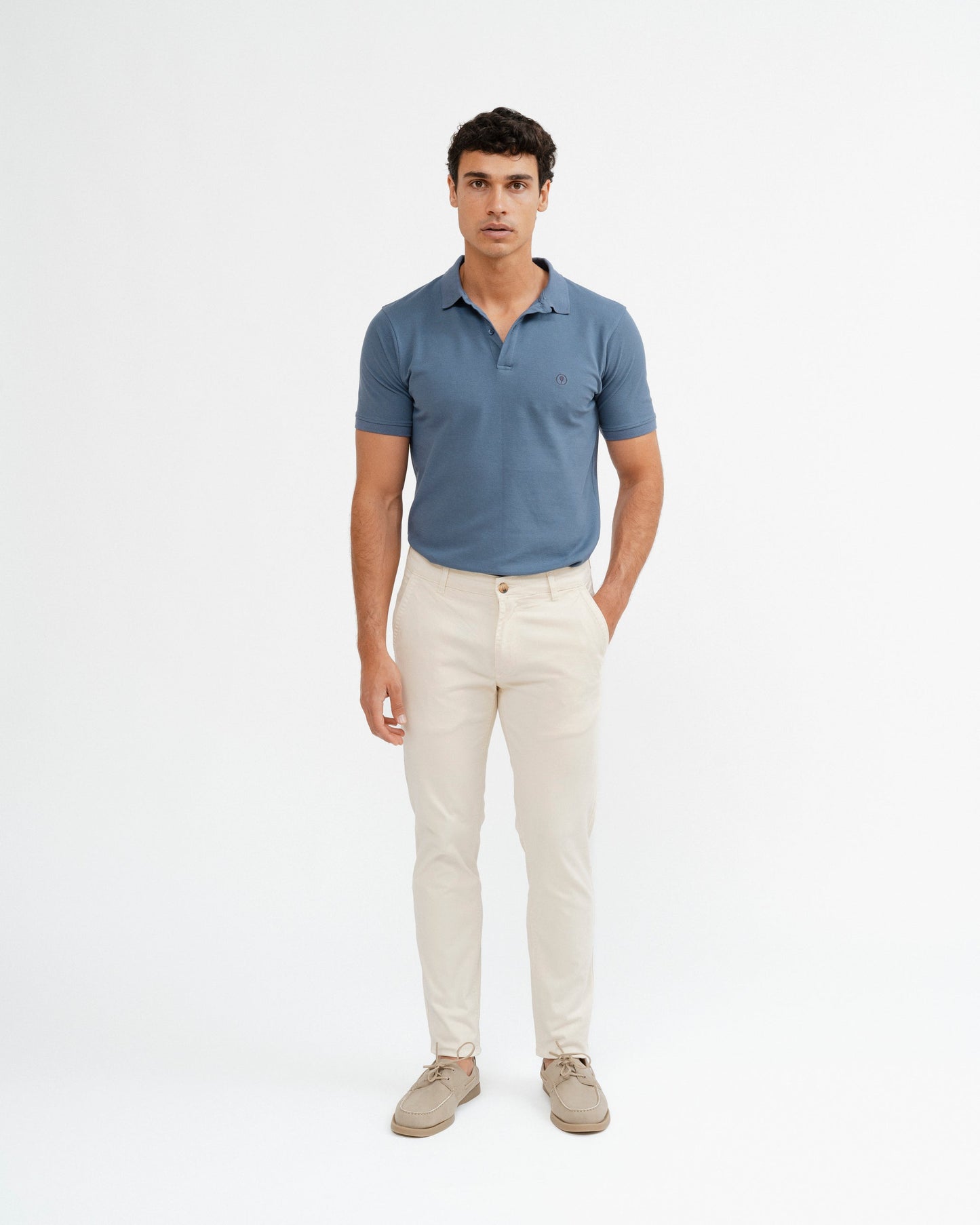 Pantalón chino con estructura beige para hombre
