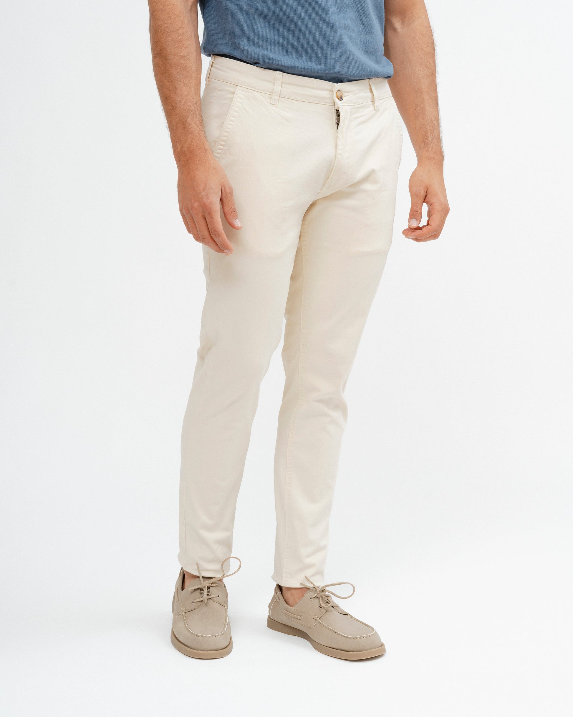 Pantalón chino con estructura beige para hombre