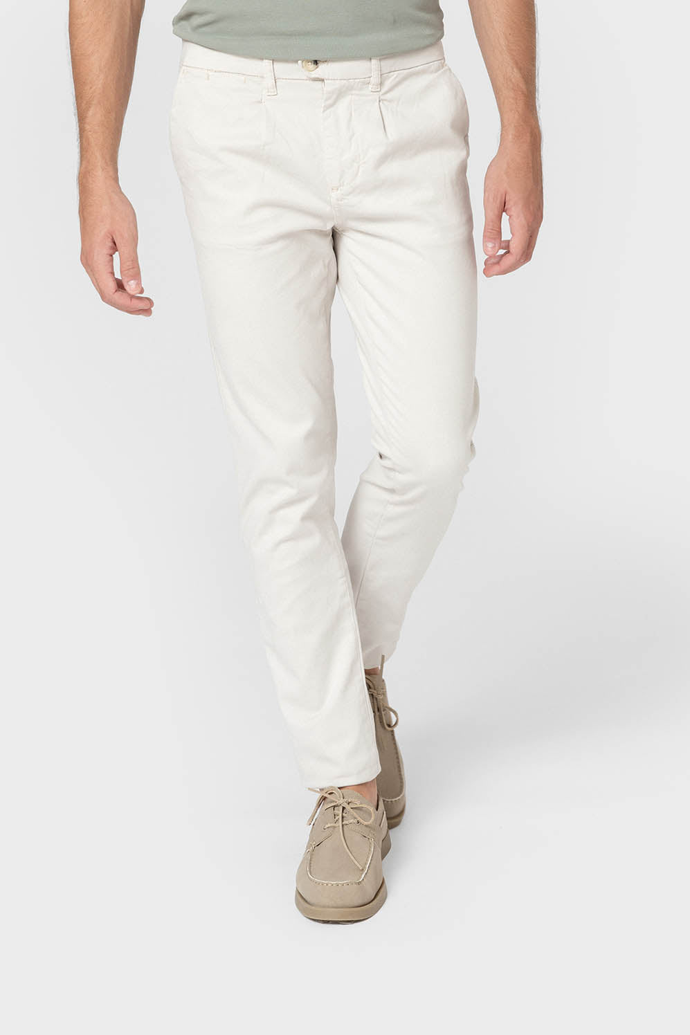 Pantalón chino slim con pinzas
