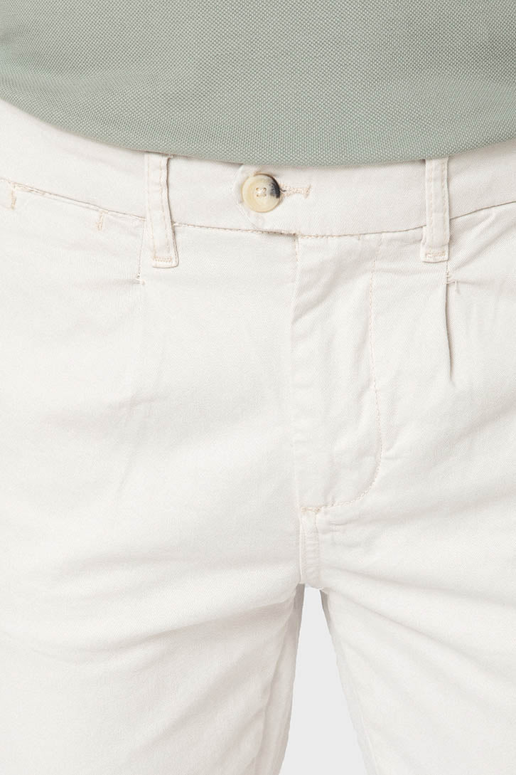Pantalón chino slim con pinzas