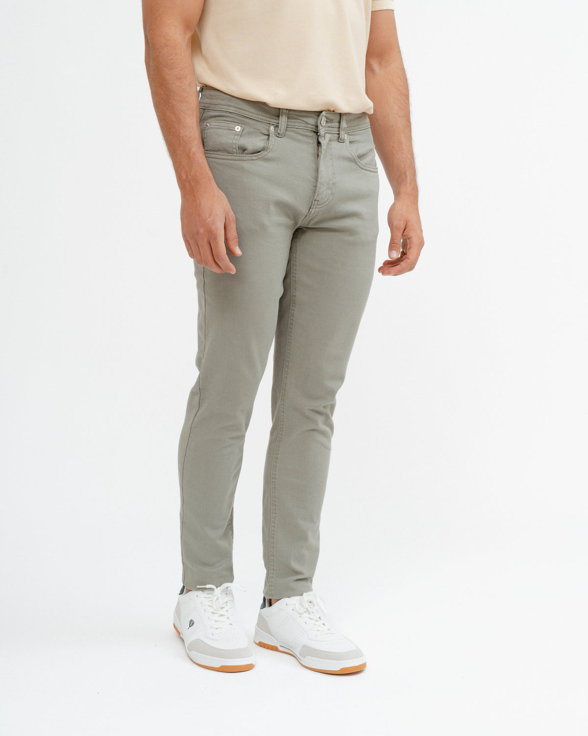 Pantalón slim verde de hombre con cinco bolsillos