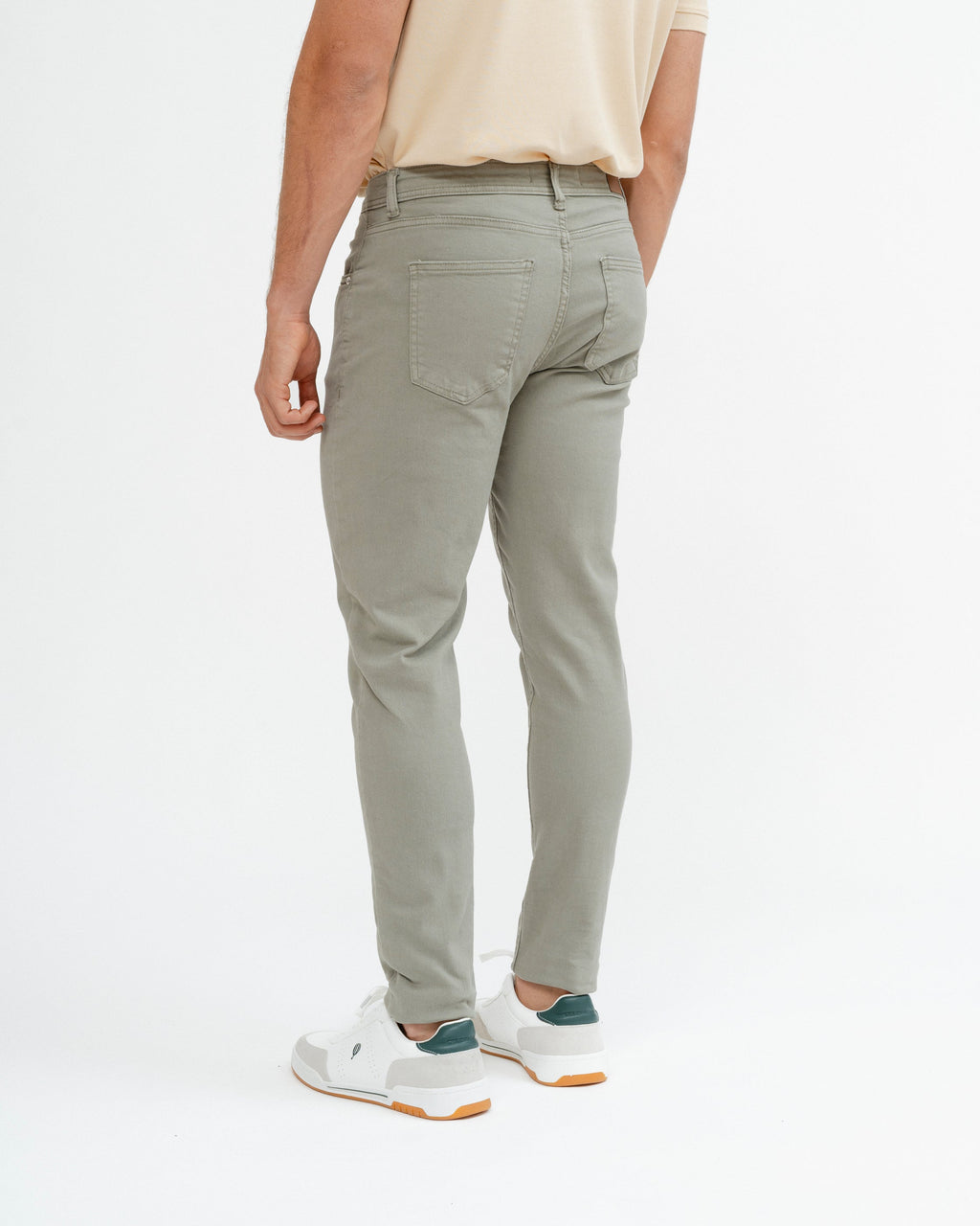 Pantalón slim verde de hombre con cinco bolsillos