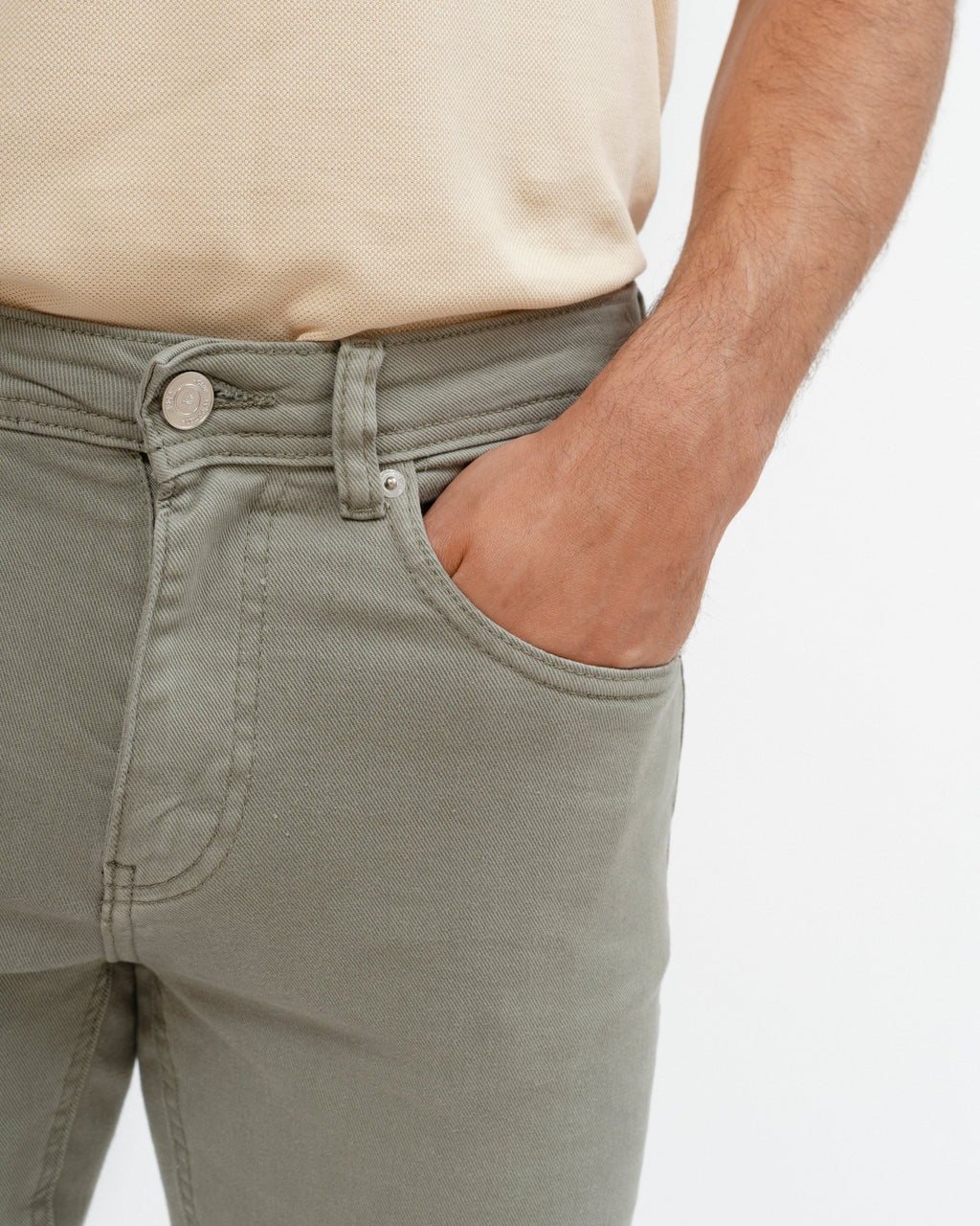 Pantalón slim verde de hombre con cinco bolsillos