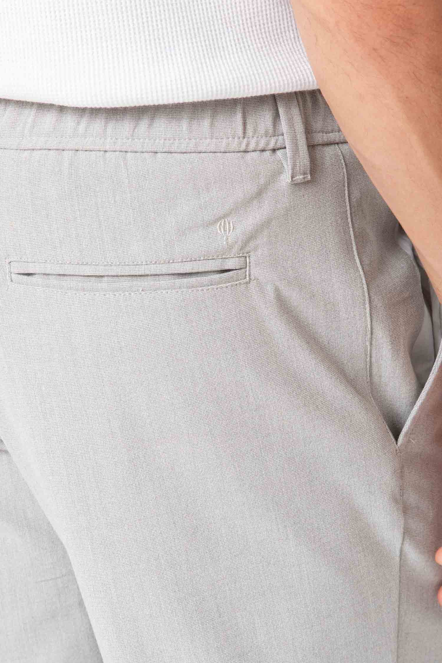Pantalón casual tipo chino gris de diseño español con cintura elástica Celopman