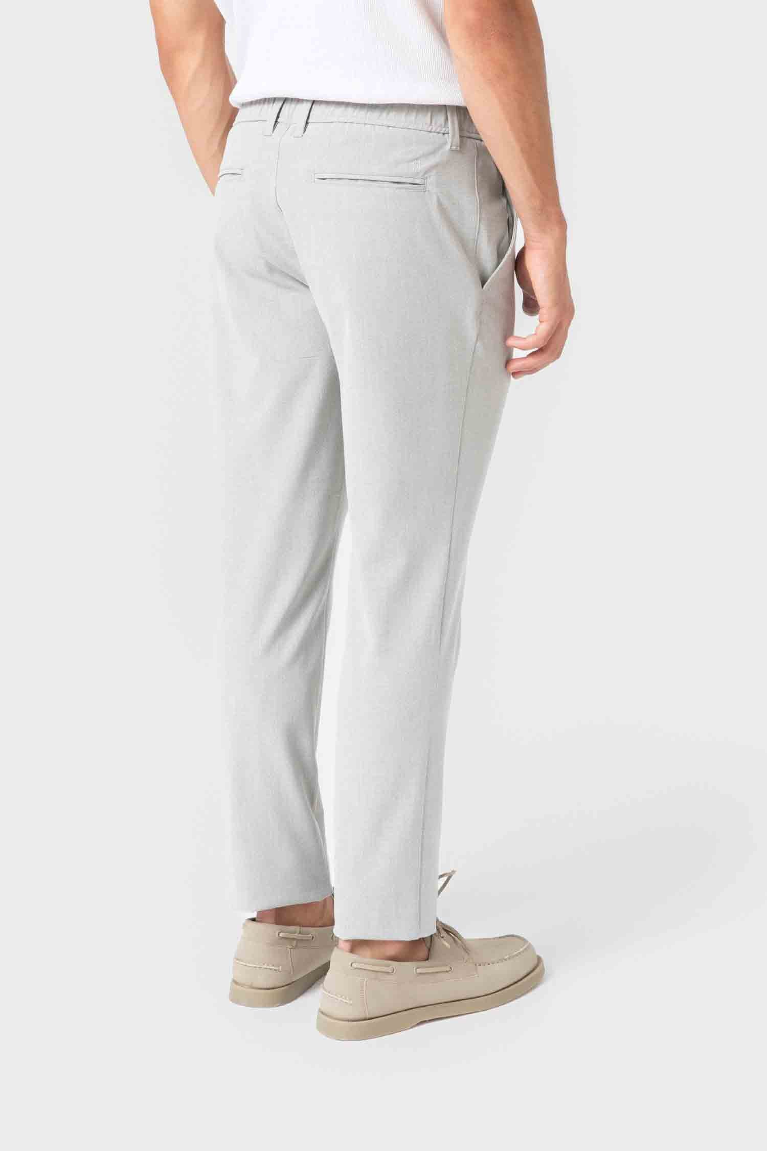 Pantalón casual tipo chino gris de diseño español con cintura elástica Celopman