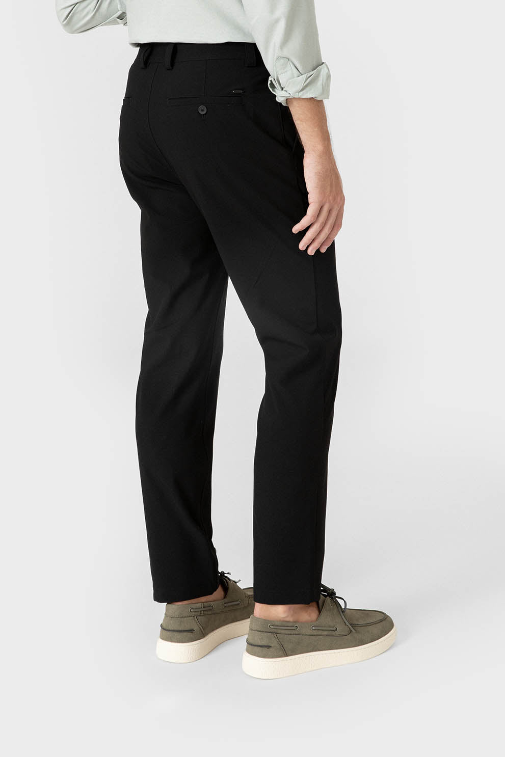 Pantalón de vestir negro para hombre de corte regular
