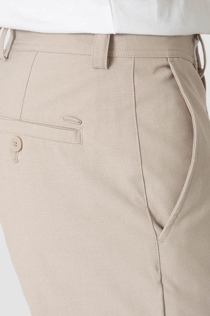 Pantalón de vestir beige para hombre de corte regular