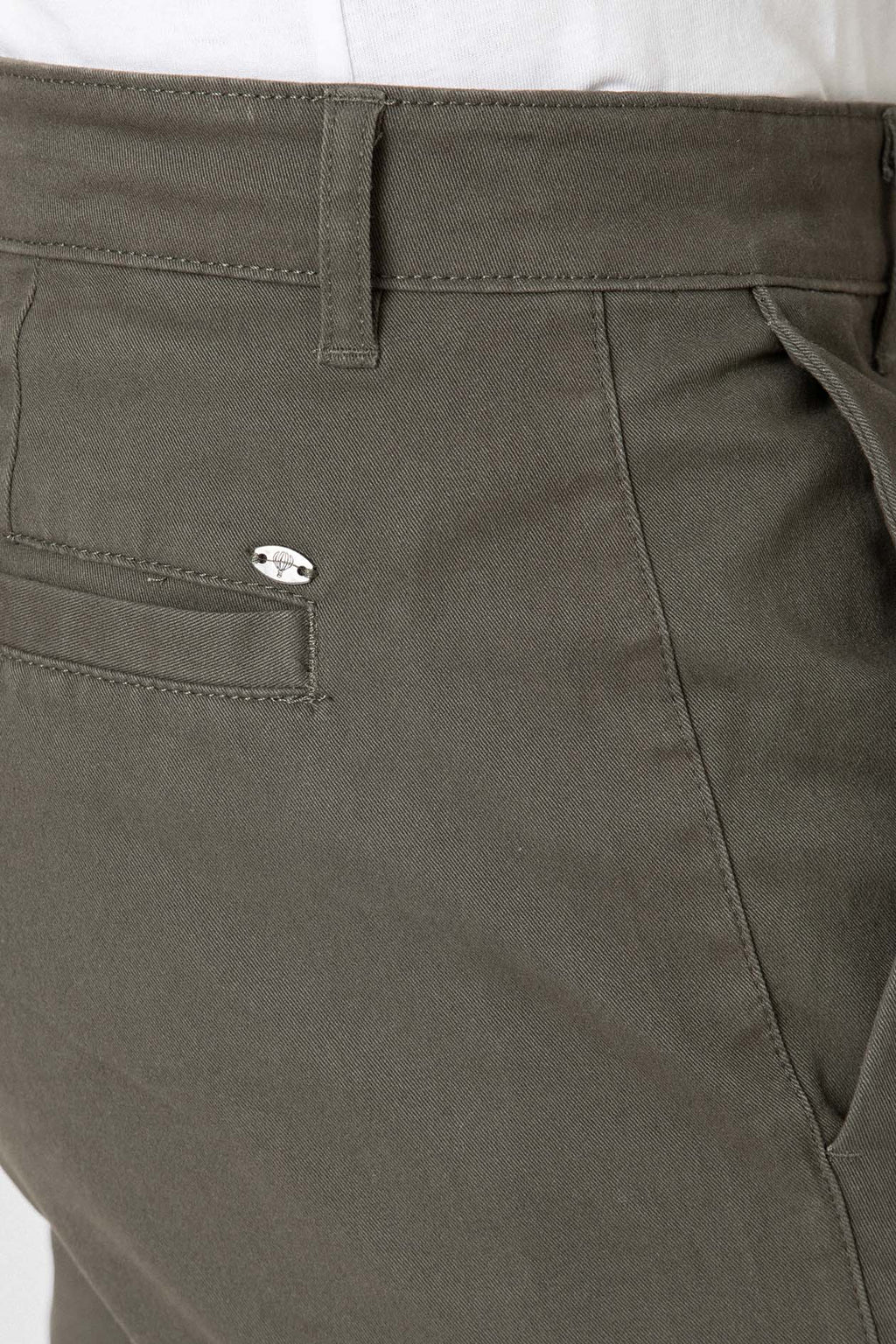 Pantalón chino slim verde de hombre en algodón con elastano