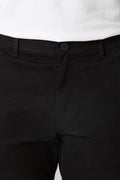 Pantalón chino slim negro de hombre en algodón con elastano
