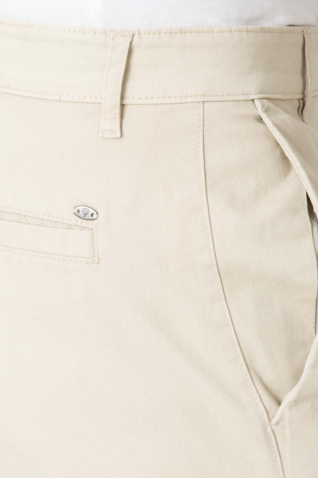 Pantalón chino slim beige claro de hombre en algodón con elastano