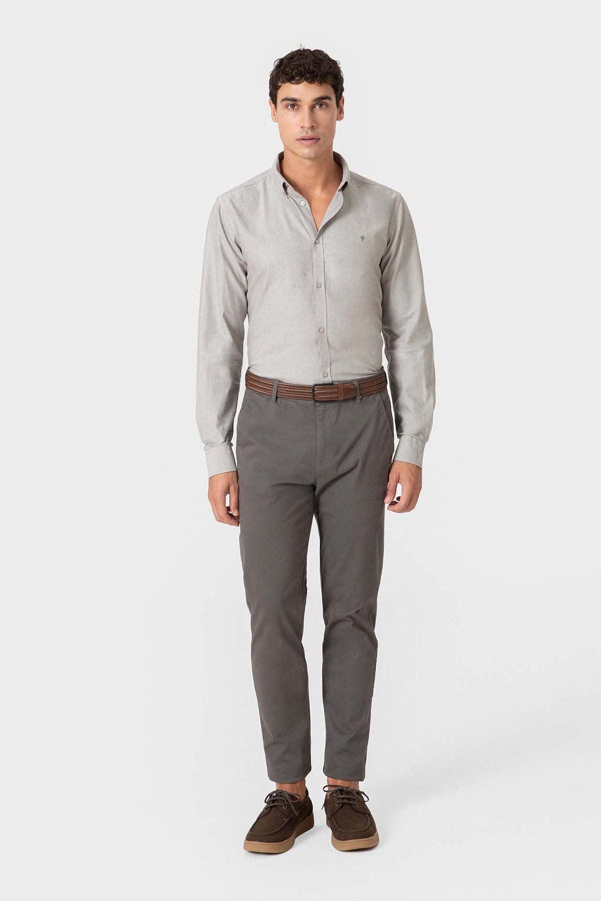 Pantalón chino slim gris de hombre en algodón con elastano