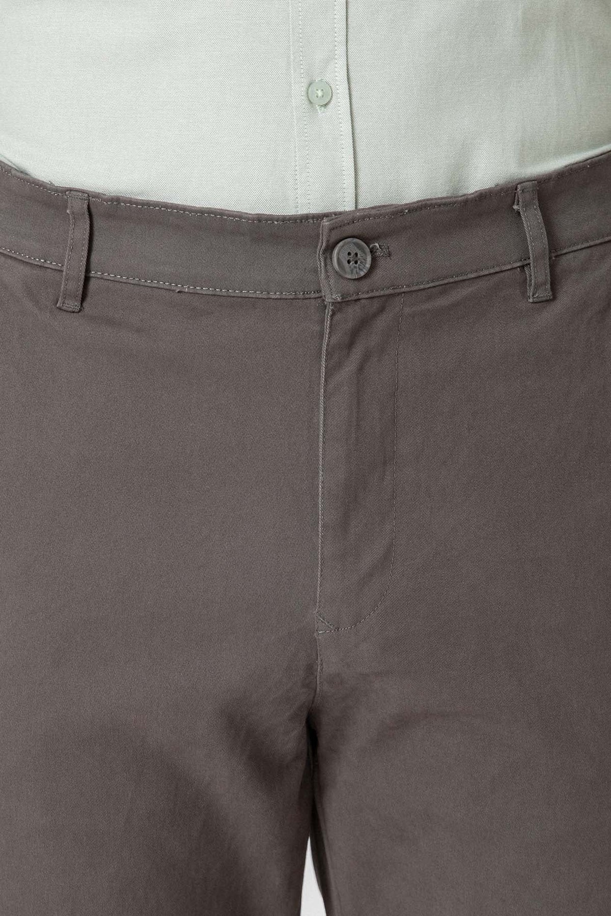 Pantalón chino slim gris de hombre en algodón con elastano
