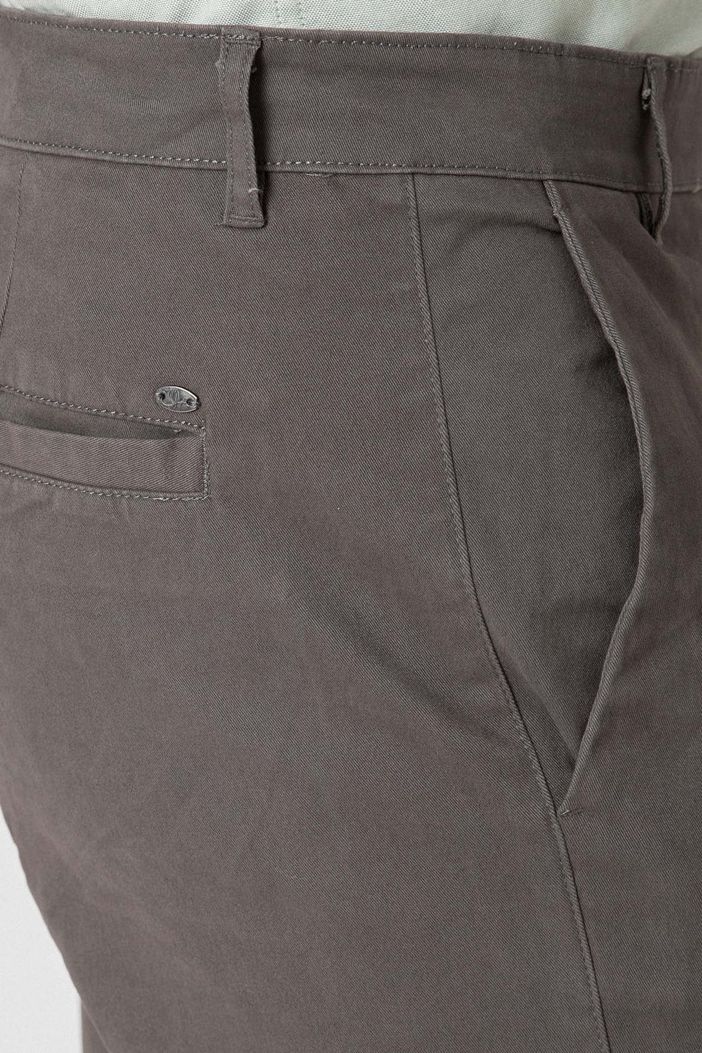 Pantalón chino slim gris de hombre en algodón con elastano