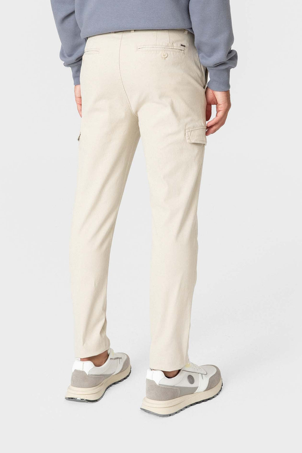 Pantalón Chino Cargo Beige para Hombre con Seis Bolsillos