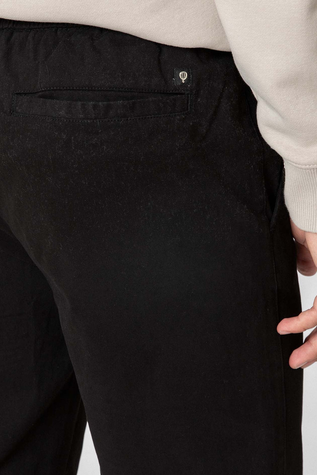 Pantalón Jogger Negro para Hombre con Cintura Ajustable