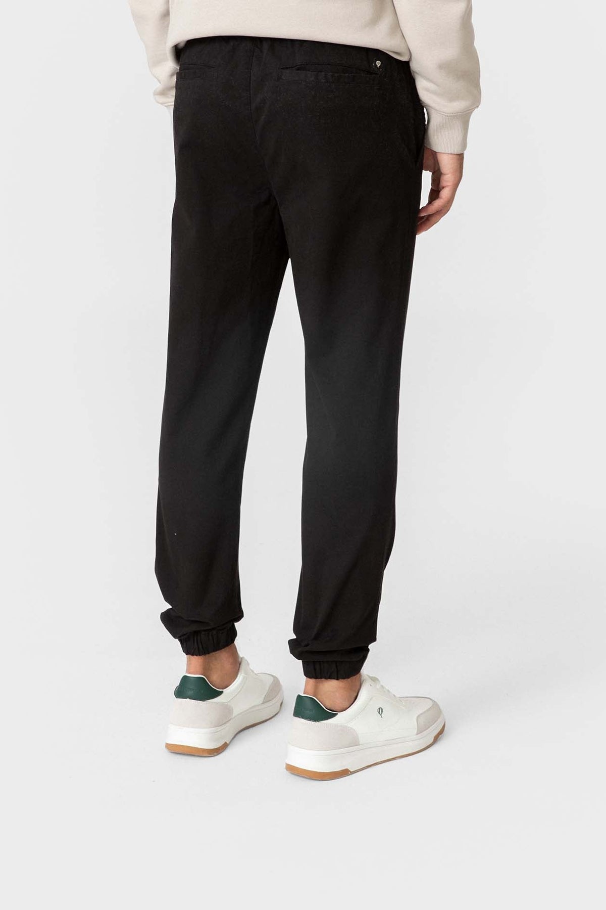 Pantalón Jogger Negro para Hombre con Cintura Ajustable