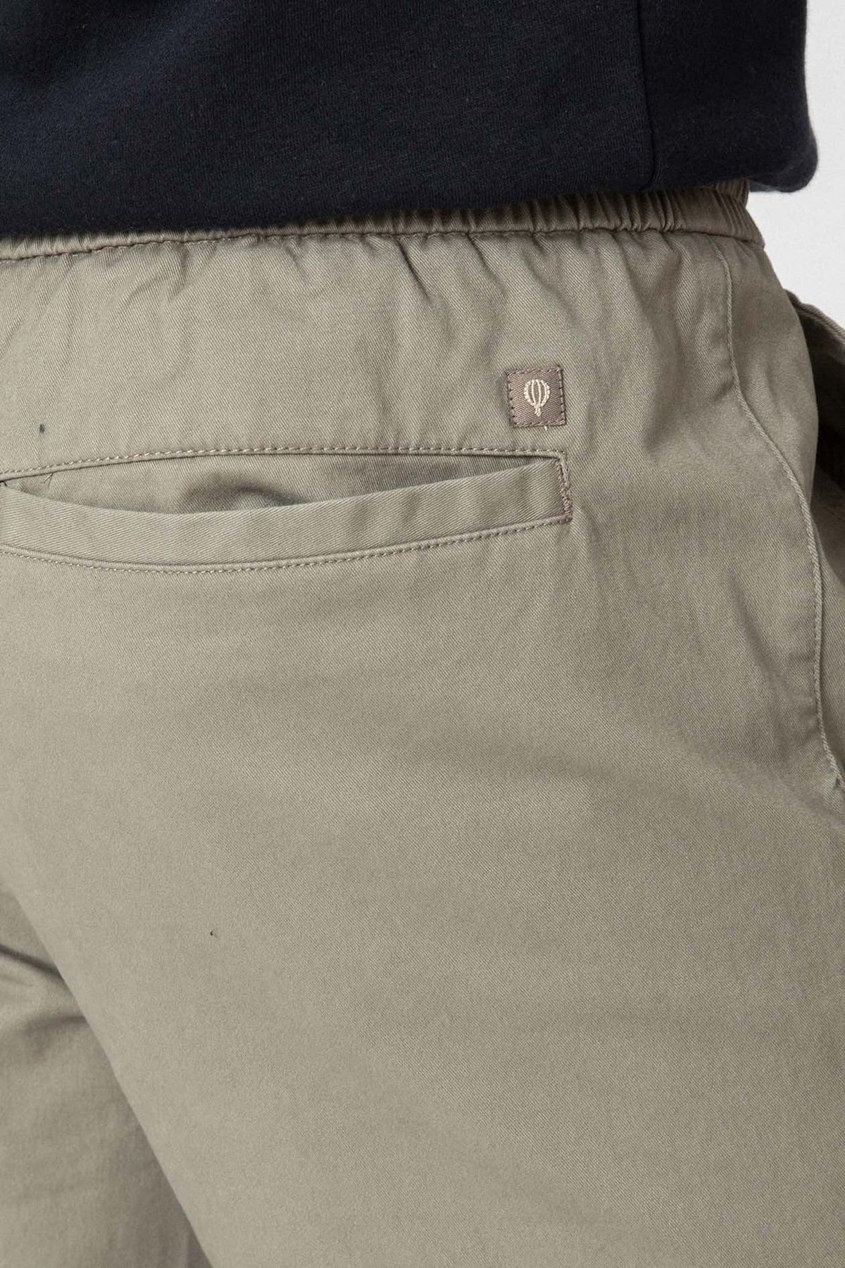 Pantalón Jogger Verde para Hombre con Cintura Ajustable