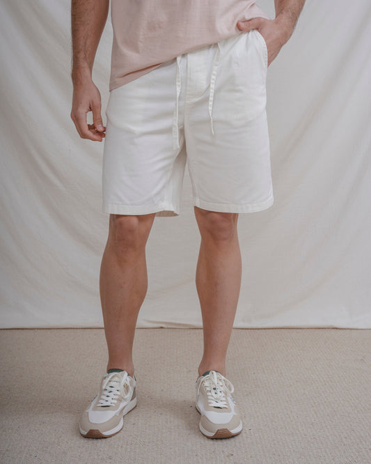 Bermuda casual beige con cintura elástica para hombre