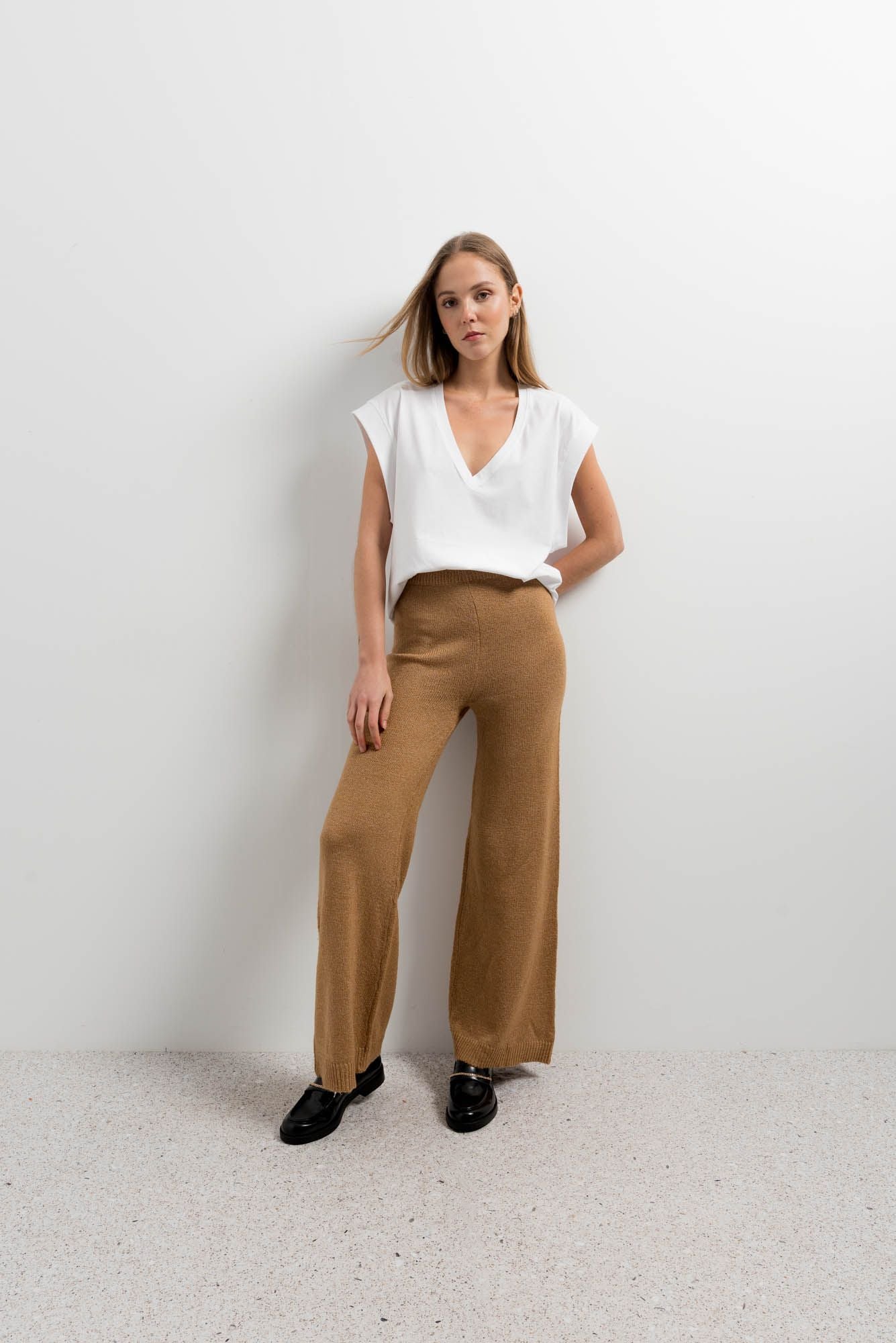 Pantalón ancho punto beige gris mujer cómodo
