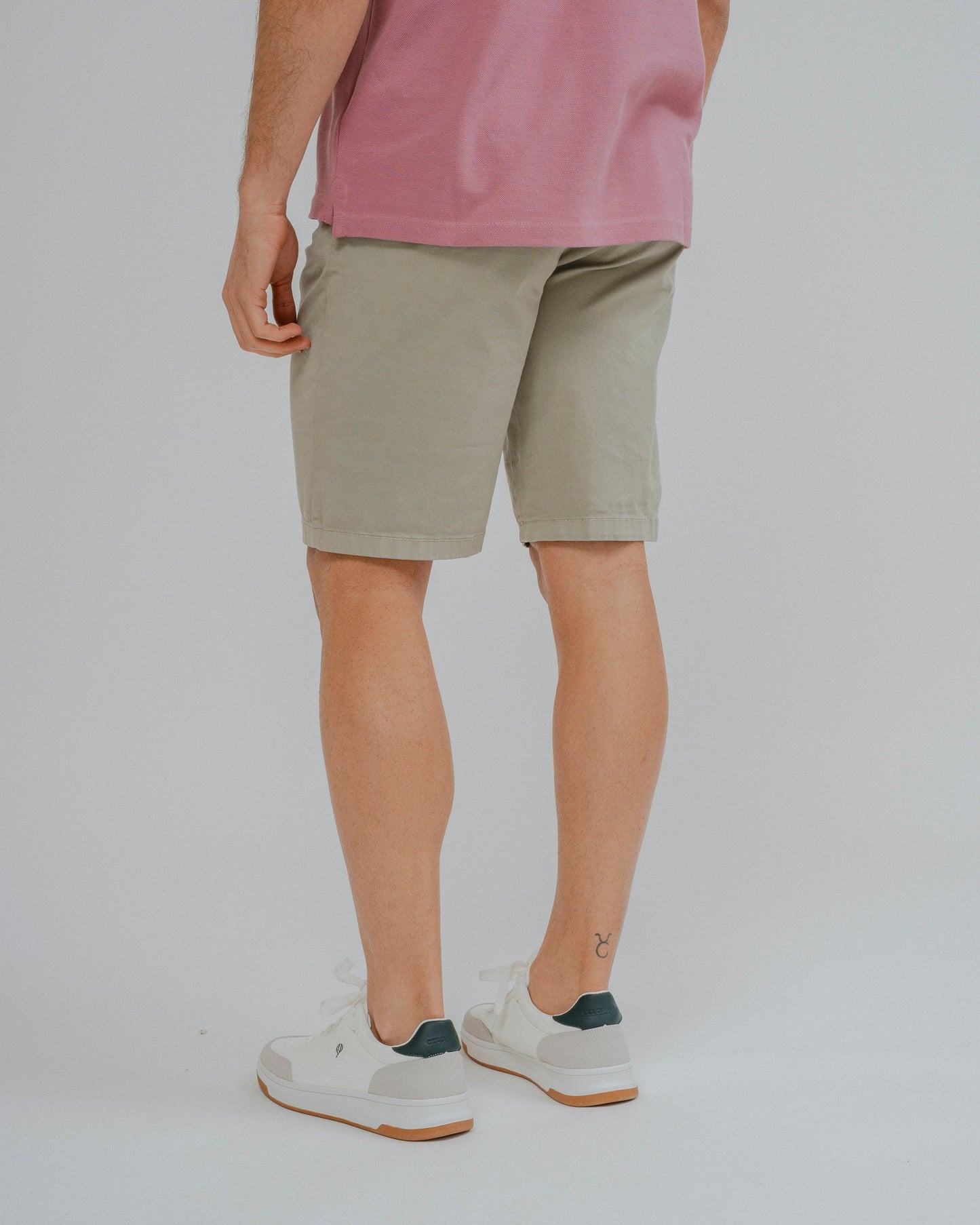 Bermuda tipo chino verde para hombre