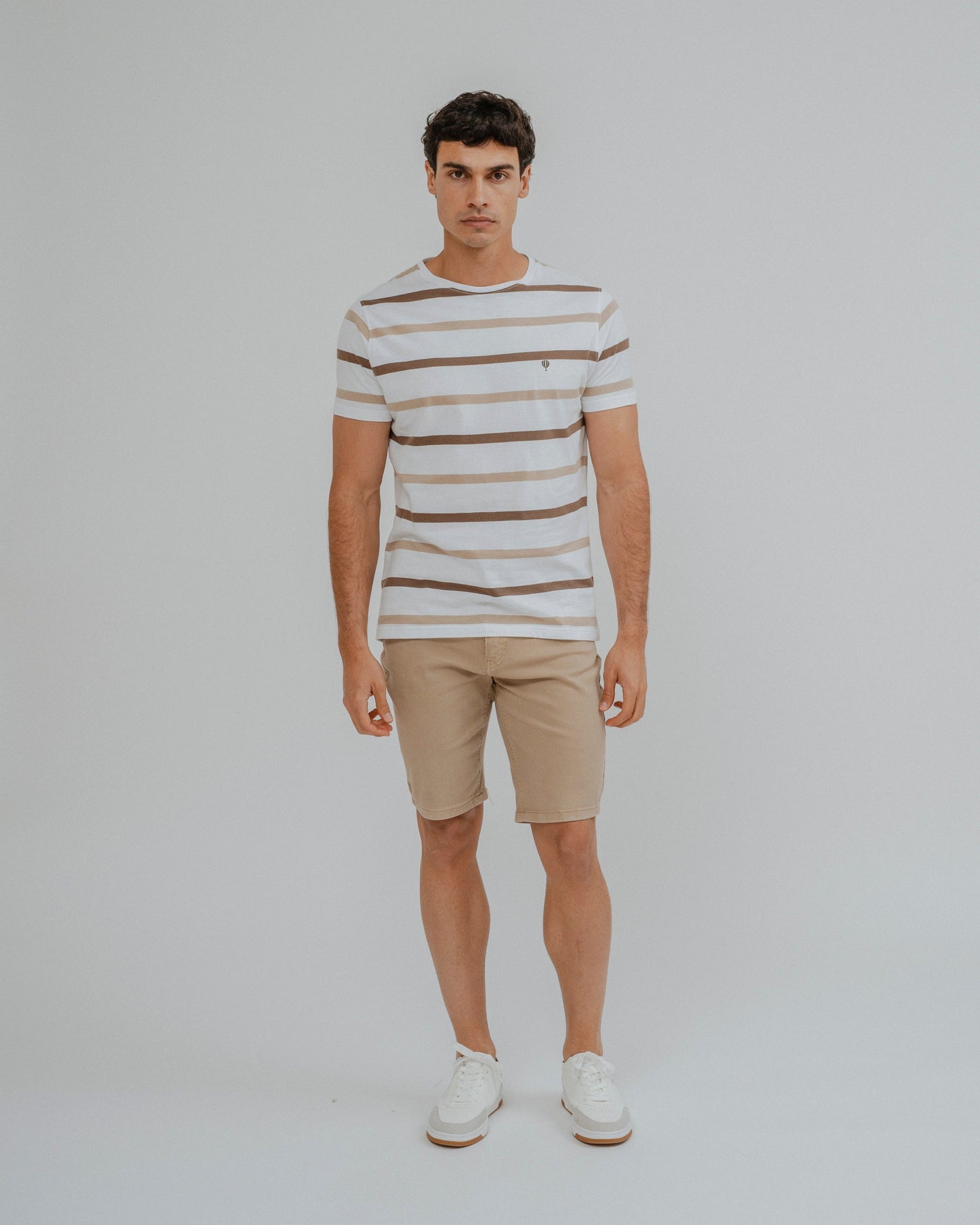 Bermuda corta 5 bolsillos beige para hombre
