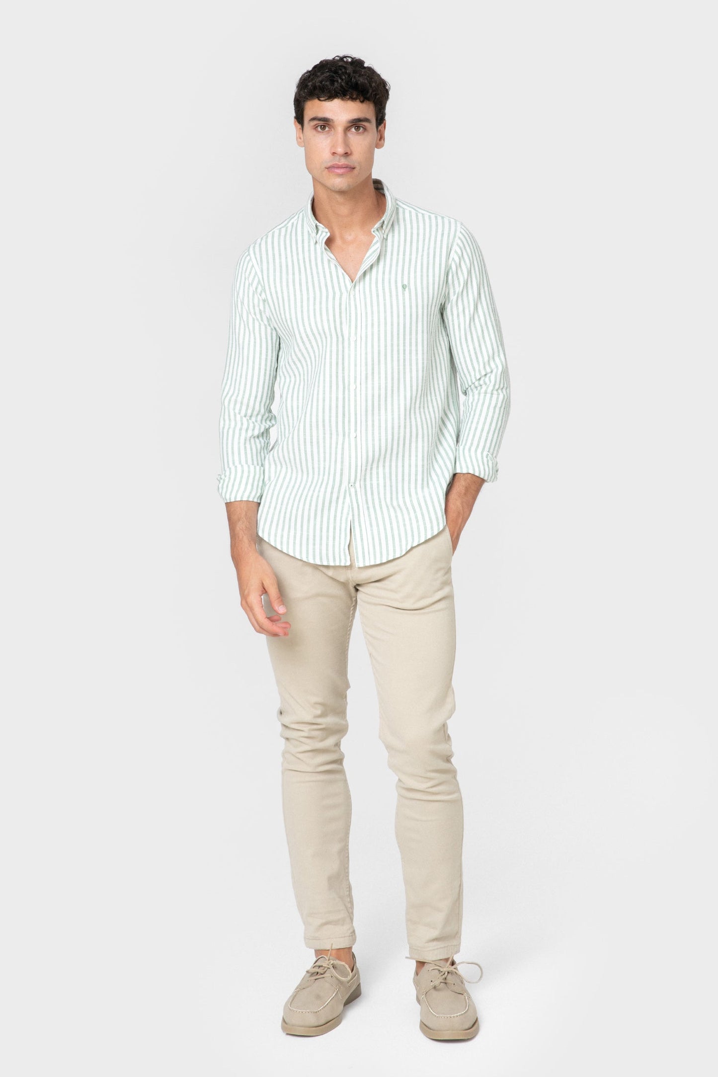 Camisa de manga larga verde a rayas para hombre