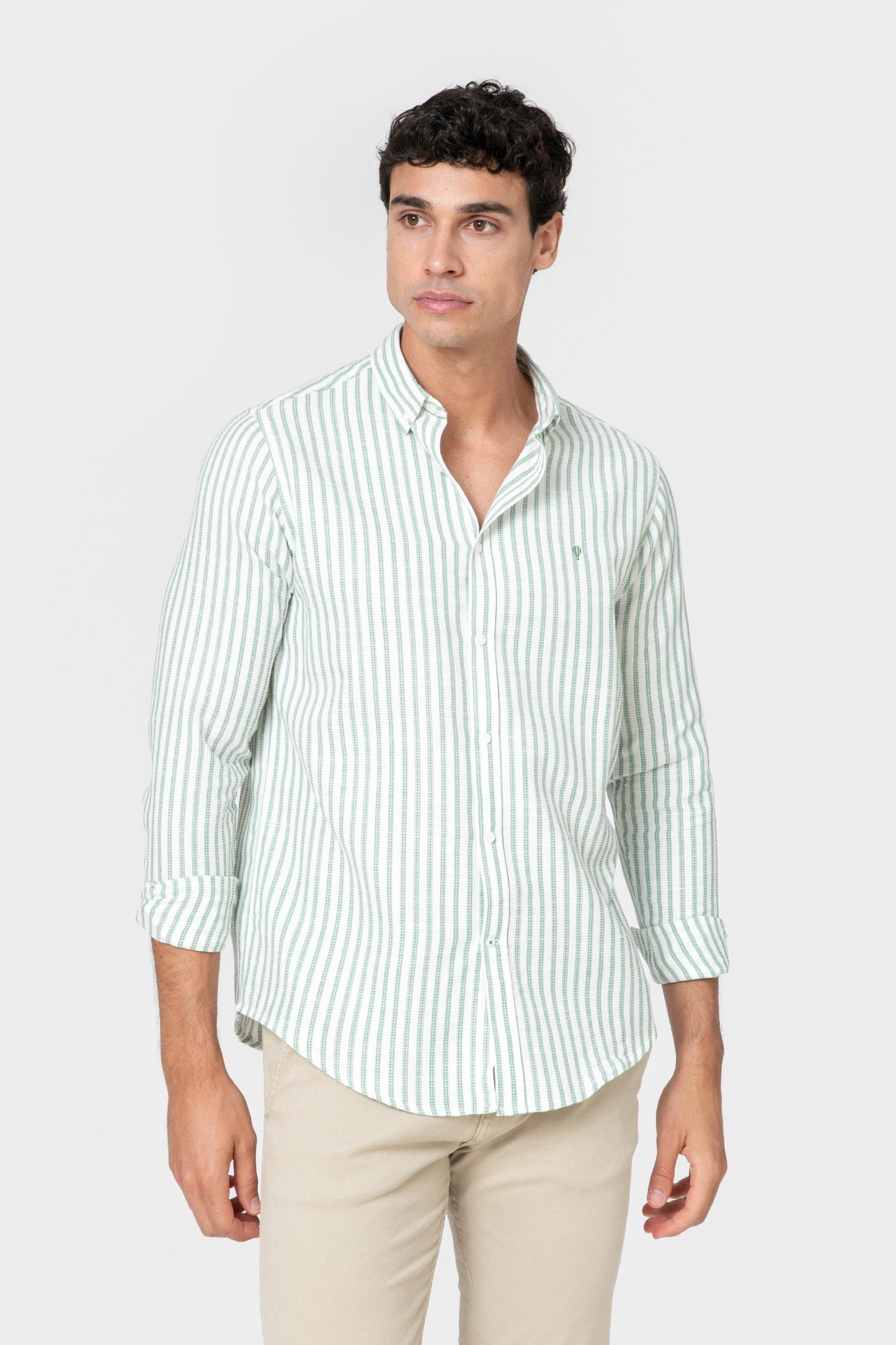 Camisa de manga larga verde a rayas para hombre