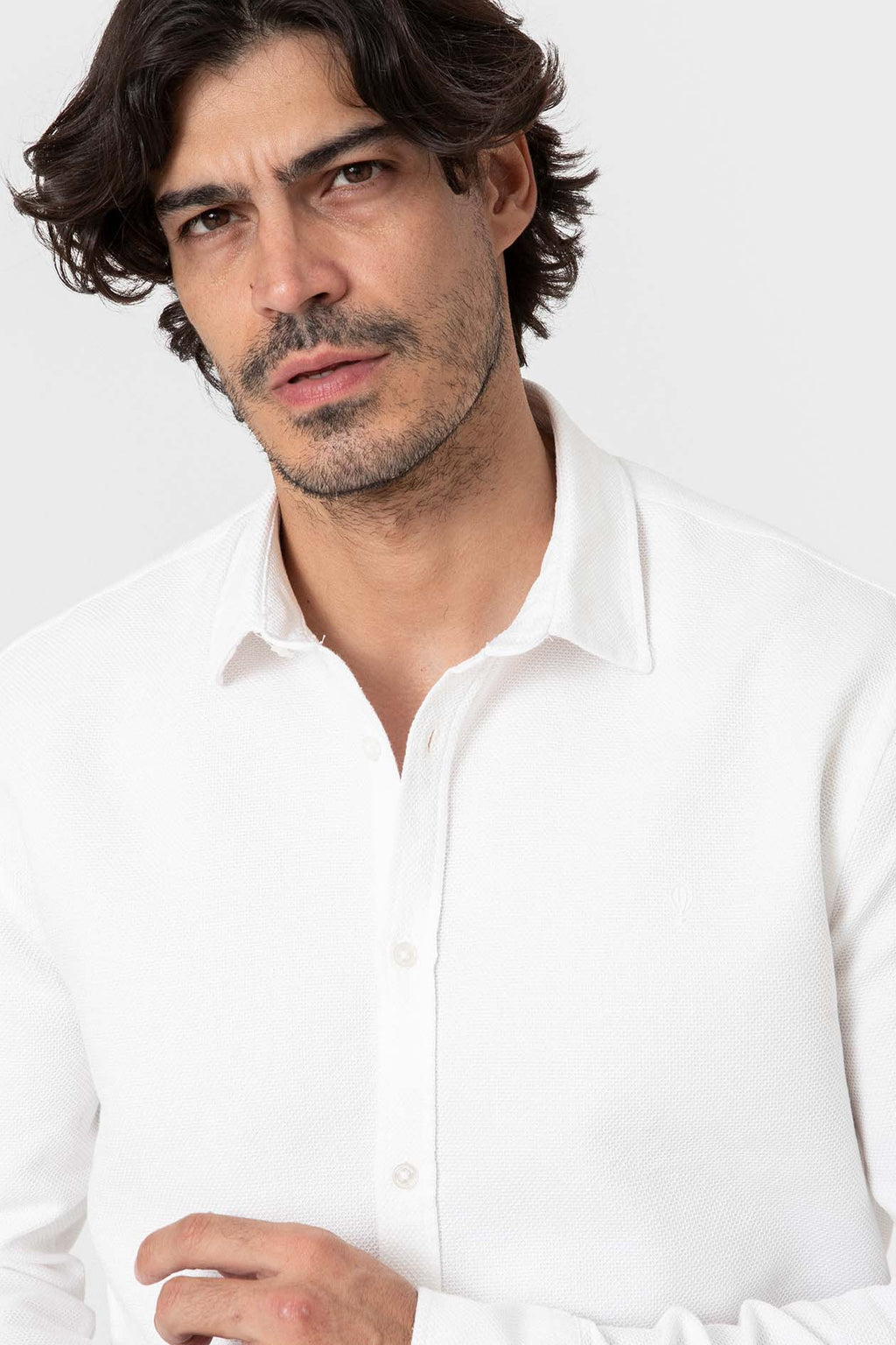 Camisa de vestir blanca con estructura de tejido para hombre