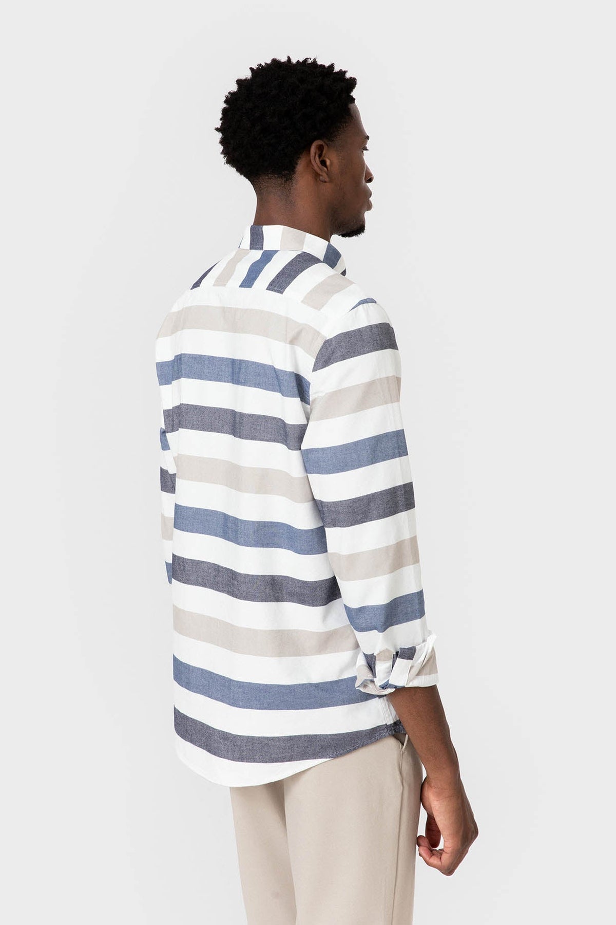 Camisa Oxford de hombre con rayas azules y beige